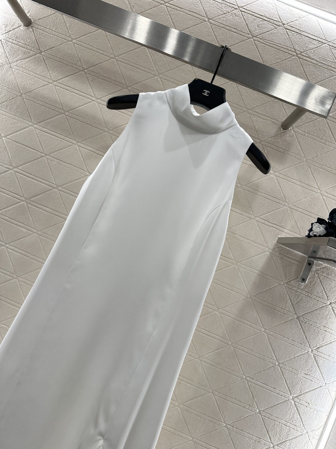 ♥Chane*♥2026新品上架 开衩挂脖长款连衣裙定制YB进口丝绸材质，质地轻薄舒适，飘逸轻盈，挖肩挂