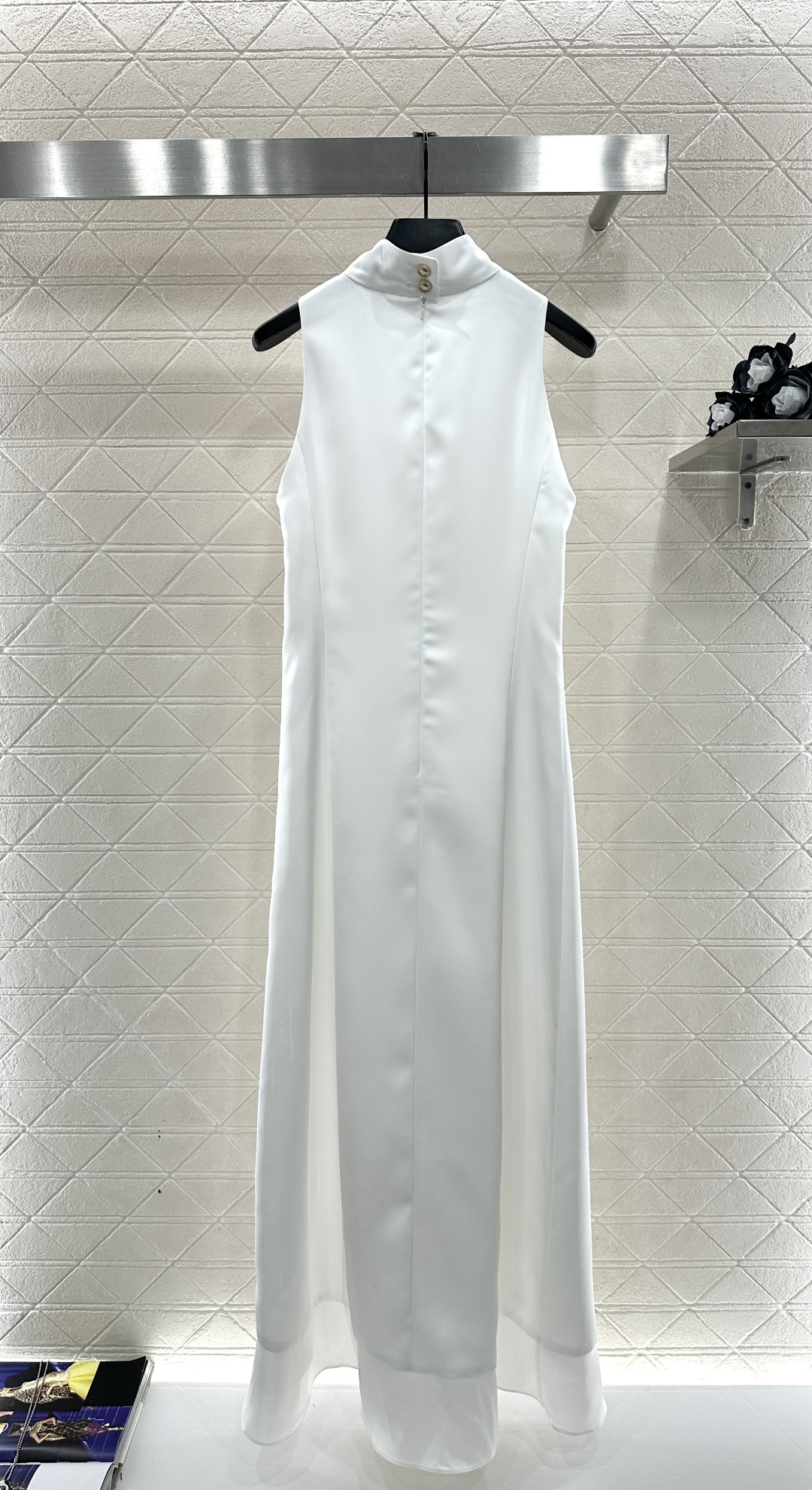 ♥Chane*♥2026新品上架 开衩挂脖长款连衣裙定制YB进口丝绸材质，质地轻薄舒适，飘逸轻盈，挖肩挂