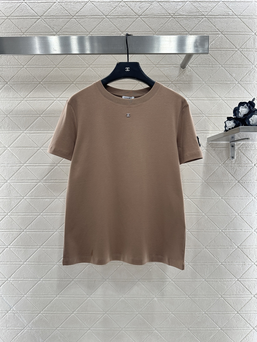 ♥Chane*♥2026新品上架 圆领钉珠徽标𝑇𝑒𝑒定制YB丝光全棉材质，质感细腻，舒适透气，常规短袖T