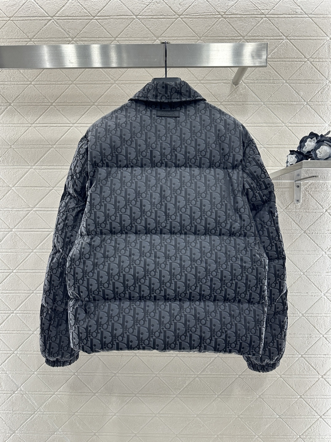 ♥Dio*♥2025新品上架 翻领提花羽绒外套定制YB进口提花材质，白鹅绒填充内里，整件轻盈保暖，翻领时