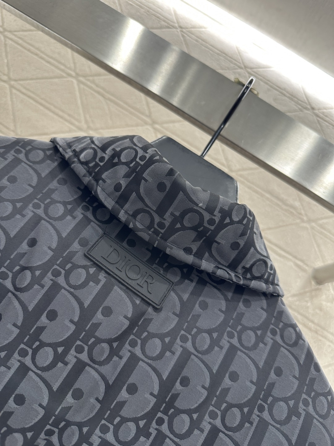 ♥Dio*♥2025新品上架 翻领提花羽绒外套定制YB进口提花材质，白鹅绒填充内里，整件轻盈保暖，翻领时