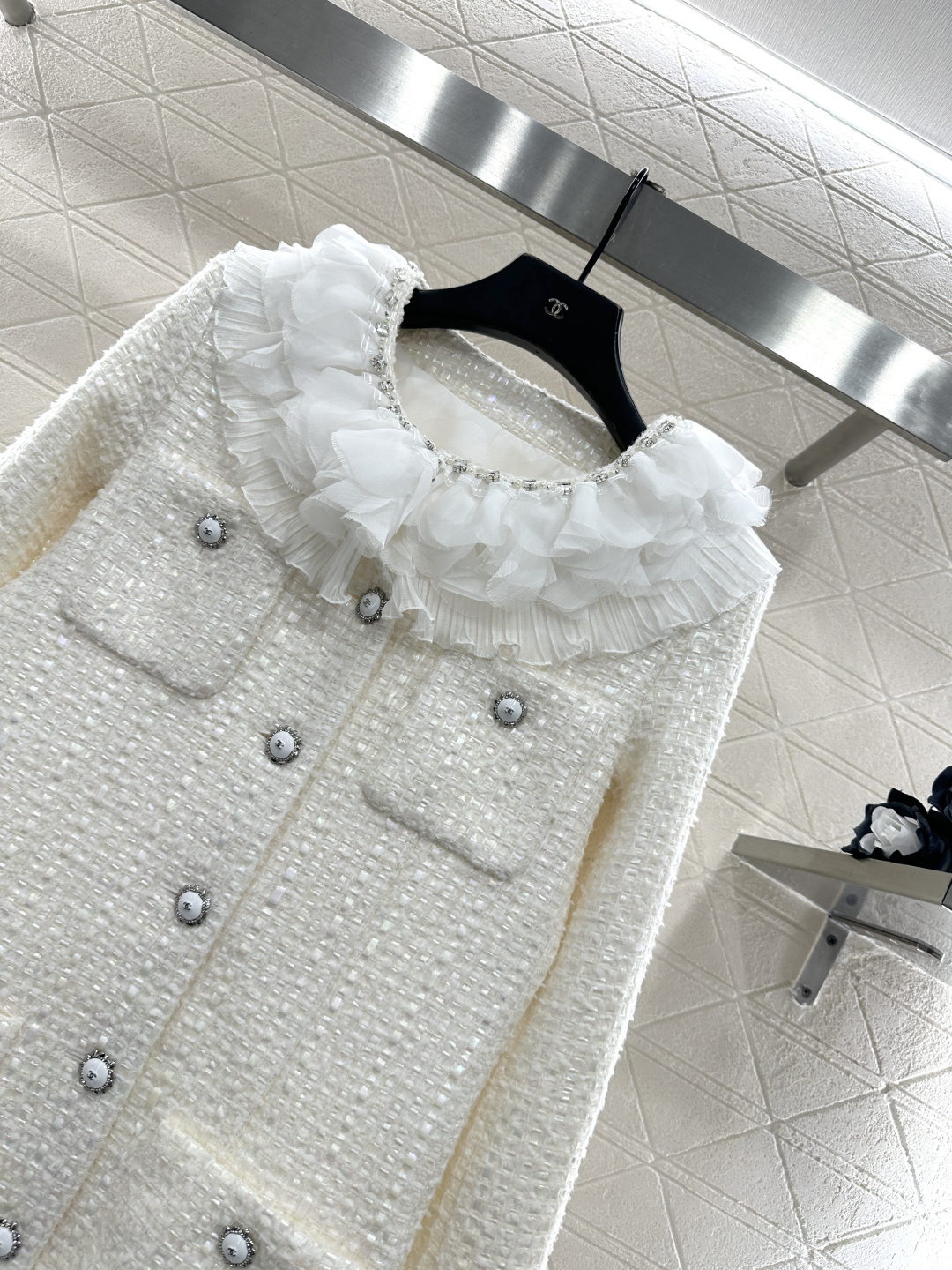 ♥Chane*♥2026新品上架 层叠花边洋装短裤套装定制YB进口粗纺羊毛呢材质，质感高级，品相十足，翻