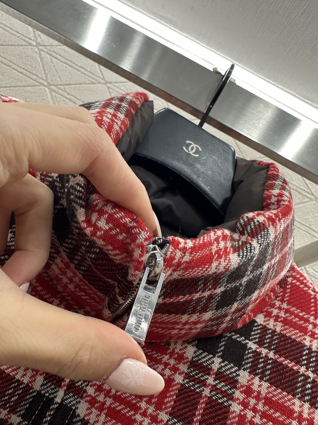 ♥Miumi*♥2025新品上架 两面穿格纹立领羽绒服定制YB进口羊毛提花材质，其工艺还原，升级材质，提