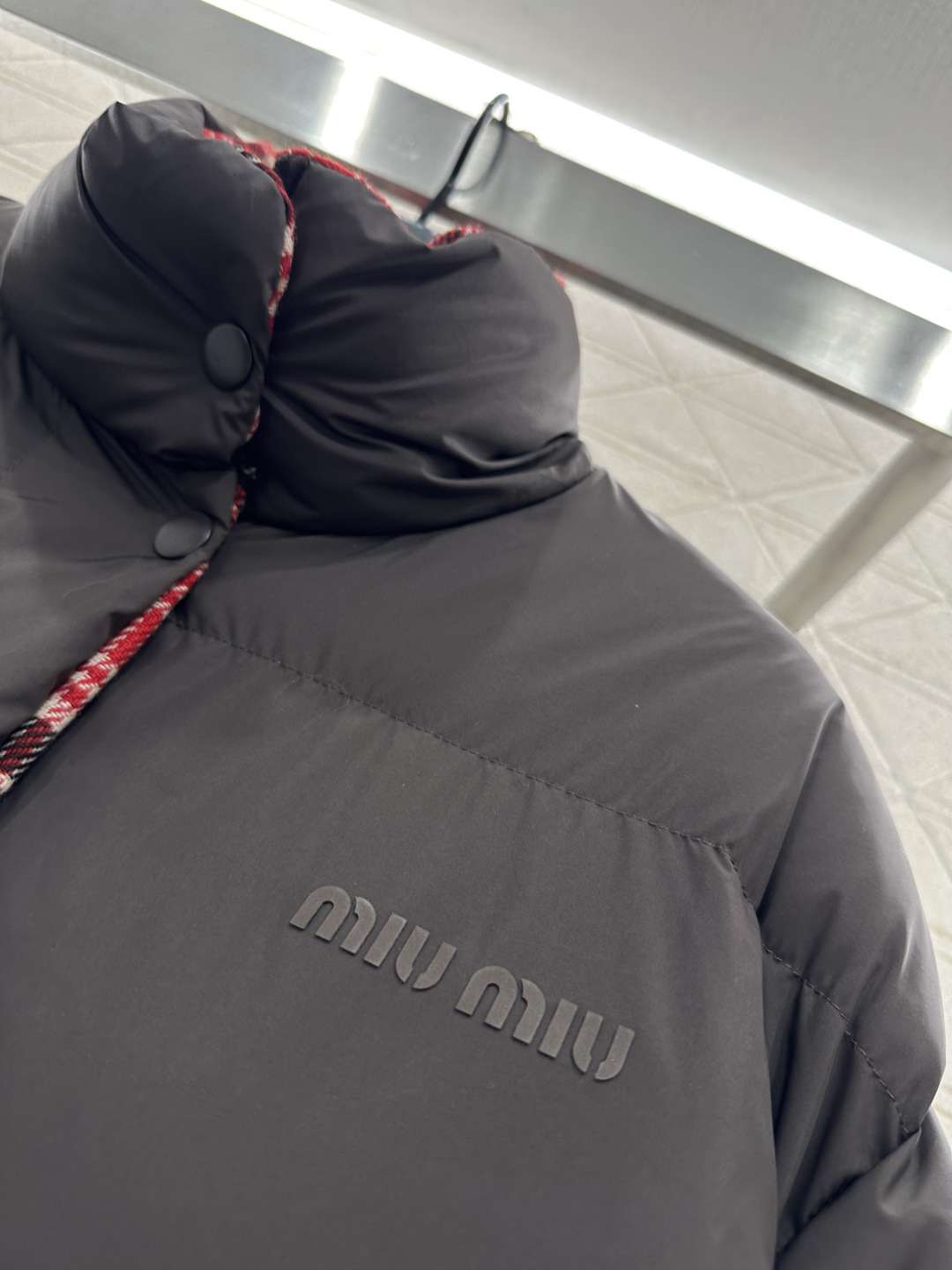 ♥Miumi*♥2025新品上架 两面穿格纹立领羽绒服定制YB进口羊毛提花材质，其工艺还原，升级材质，提