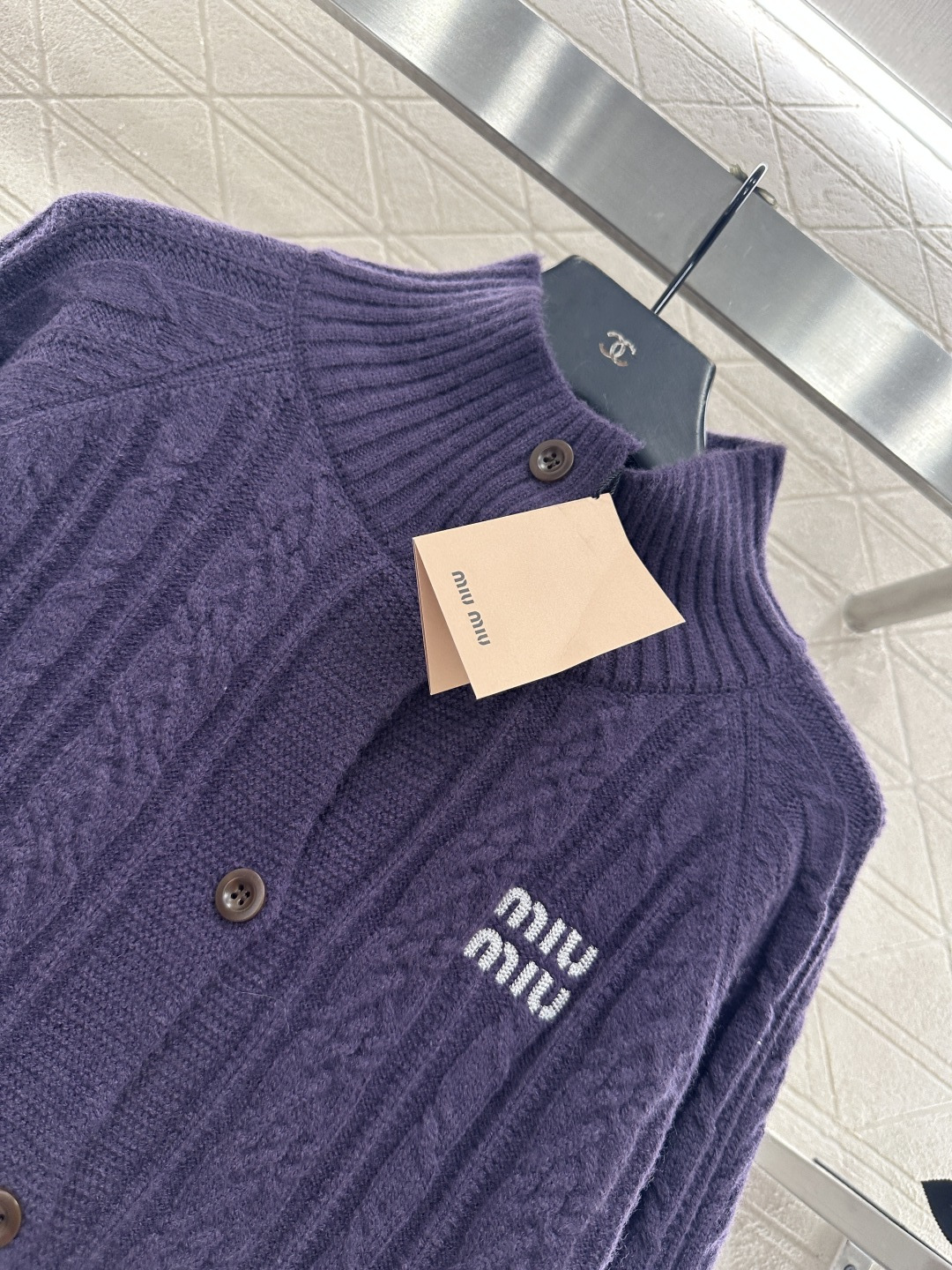 ♥Miumi*♥2026新品上架 麻花徽标针织开衫定制YB羊毛纱线织造，穿搭舒适，质感十足，立领针织开衫