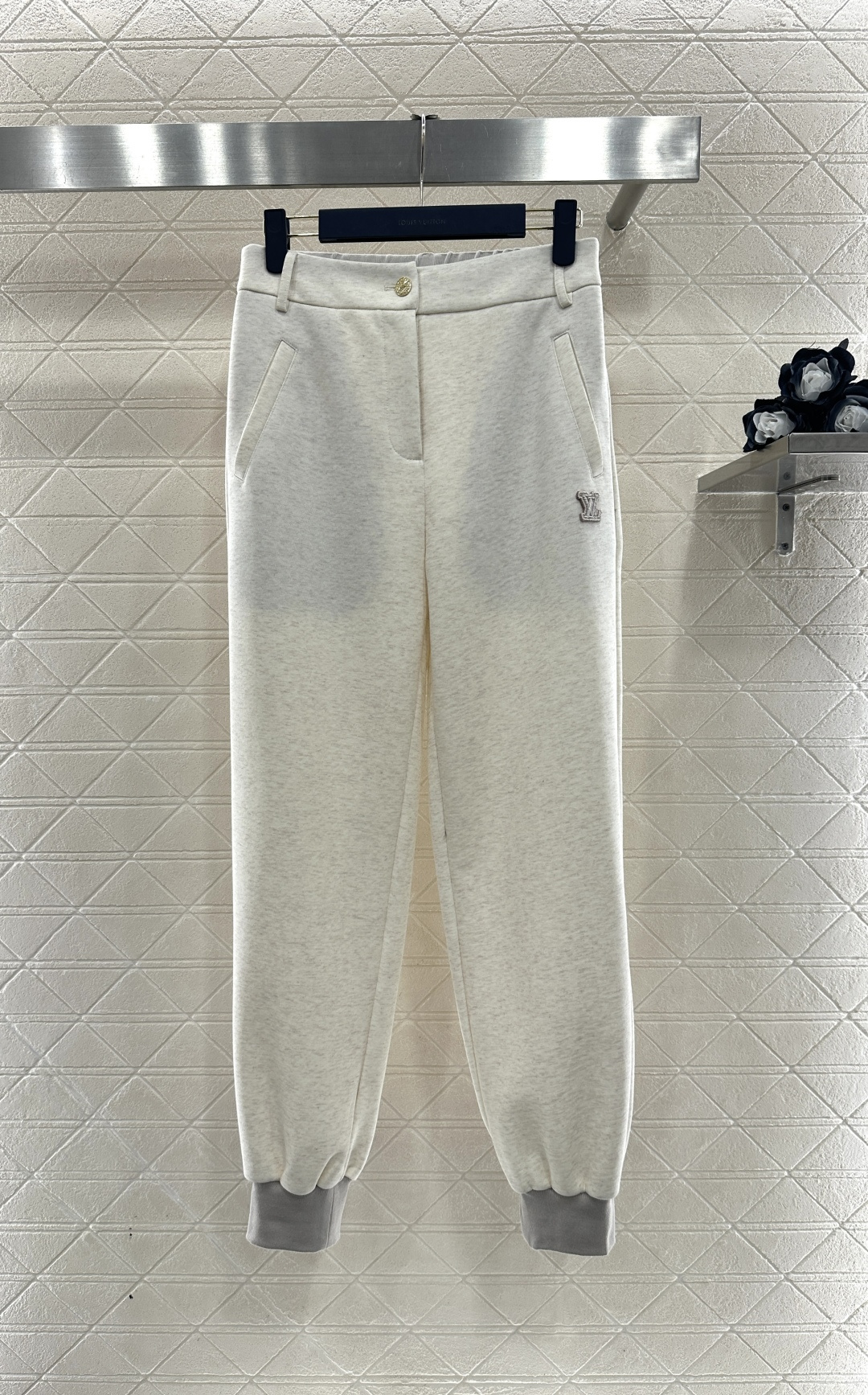 ♥Louis vuitto*♥2026新品上架 翻领拉链外套长裤套装定制YB棉毛混纺材质，柔软亲肤，穿搭