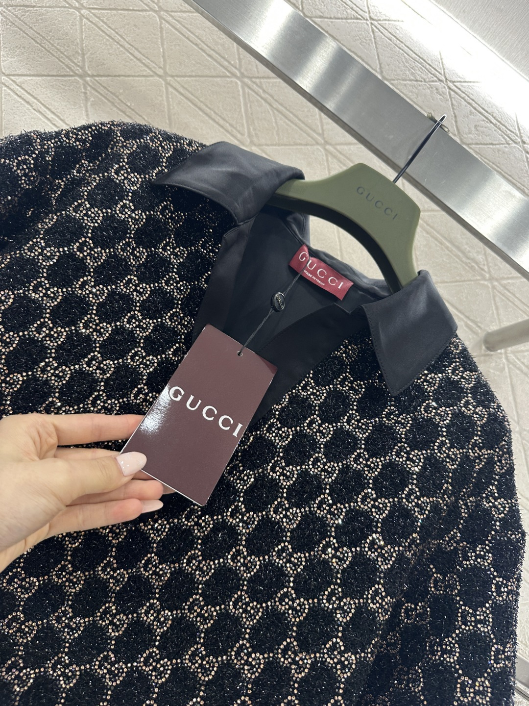 ♥Gucc*♥2026新品上架重工烫钻短袖上衣短裤套装定制YB进口棉毛材质，质感高级，肌理明显，翻领半开