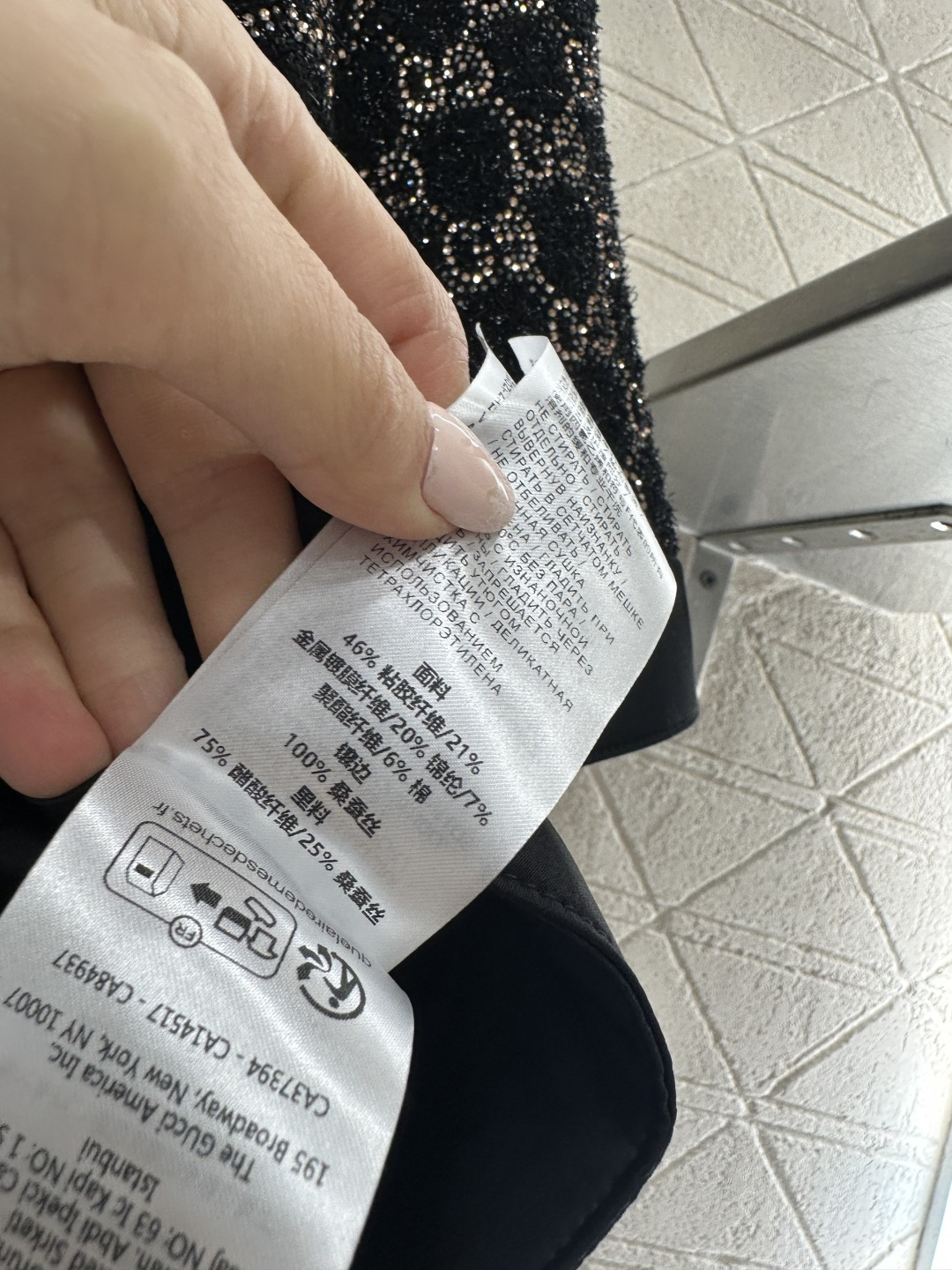 ♥Gucc*♥2026新品上架重工烫钻短袖上衣短裤套装定制YB进口棉毛材质，质感高级，肌理明显，翻领半开