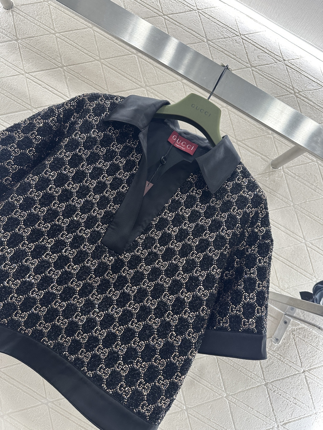 ♥Gucc*♥2026新品上架重工烫钻短袖上衣短裤套装定制YB进口棉毛材质，质感高级，肌理明显，翻领半开