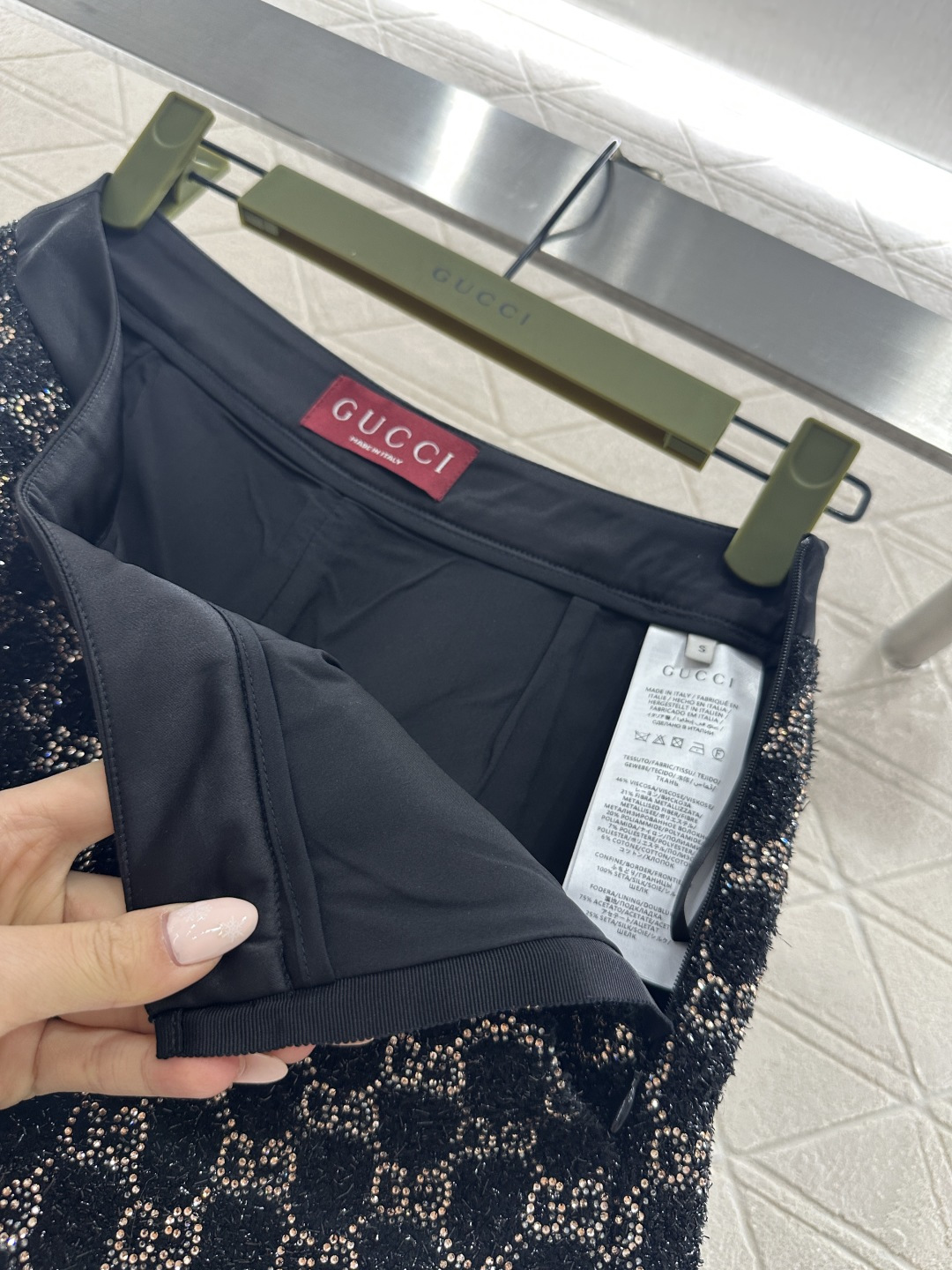 ♥Gucc*♥2026新品上架重工烫钻短袖上衣短裤套装定制YB进口棉毛材质，质感高级，肌理明显，翻领半开