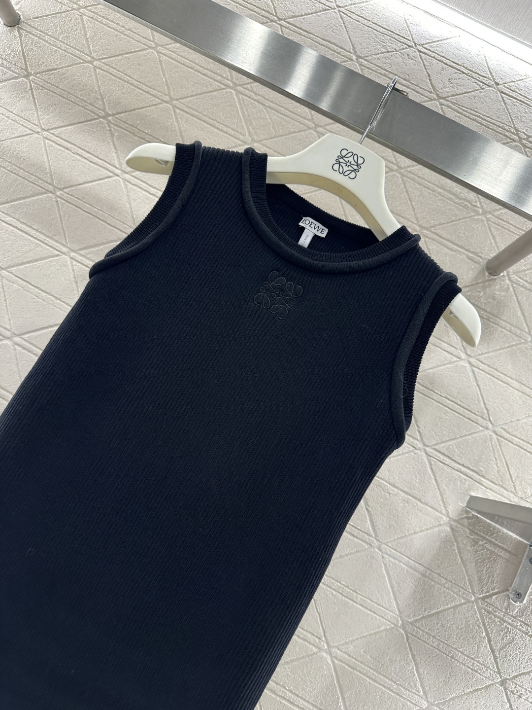 ♥Loew*♥2026新品上架 圆领竖坑条针织背心定制YB全棉纱线织造，穿搭舒适，质感十足，针织背心裁剪