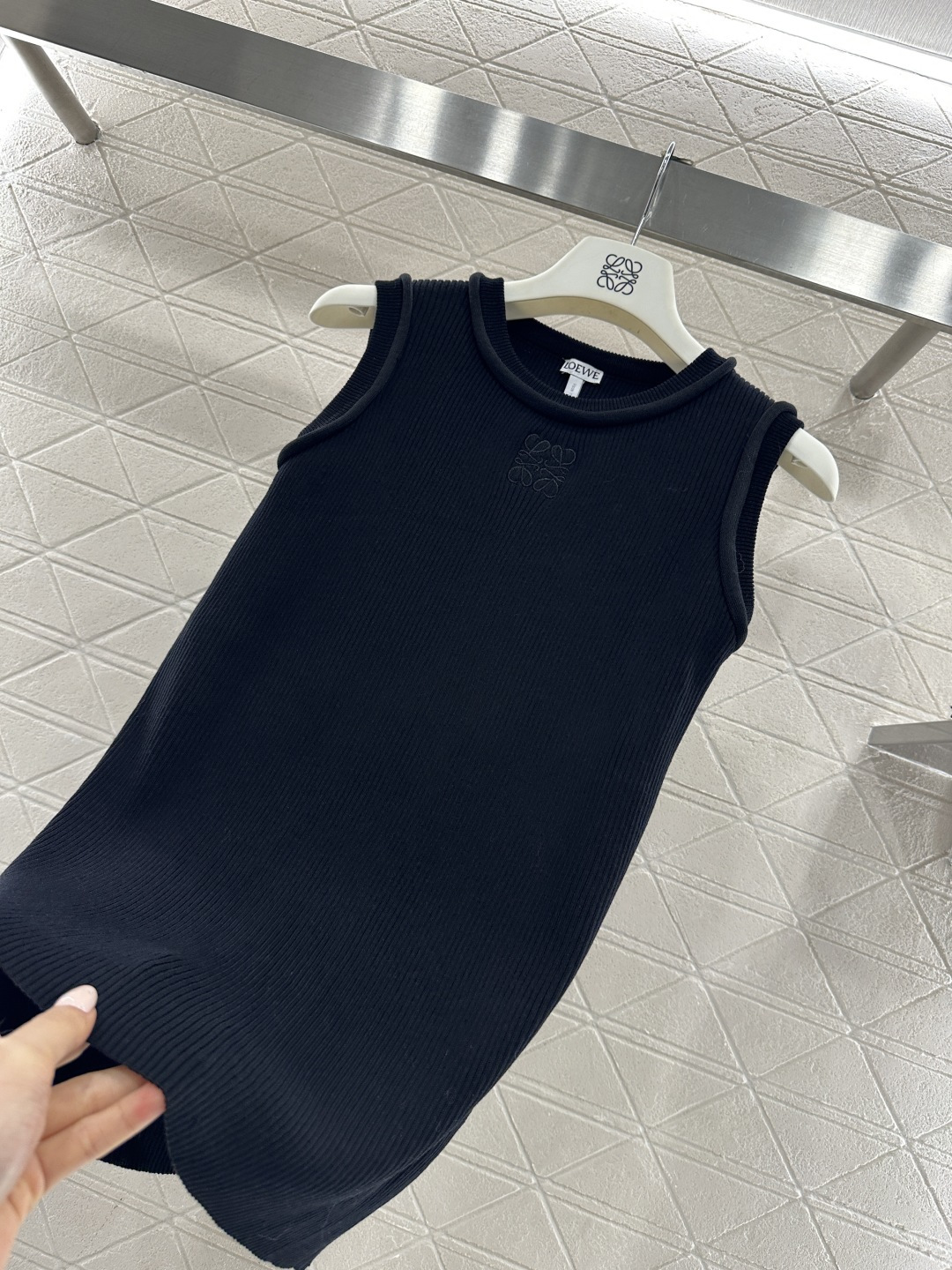 ♥Loew*♥2026新品上架 圆领竖坑条针织背心定制YB全棉纱线织造，穿搭舒适，质感十足，针织背心裁剪