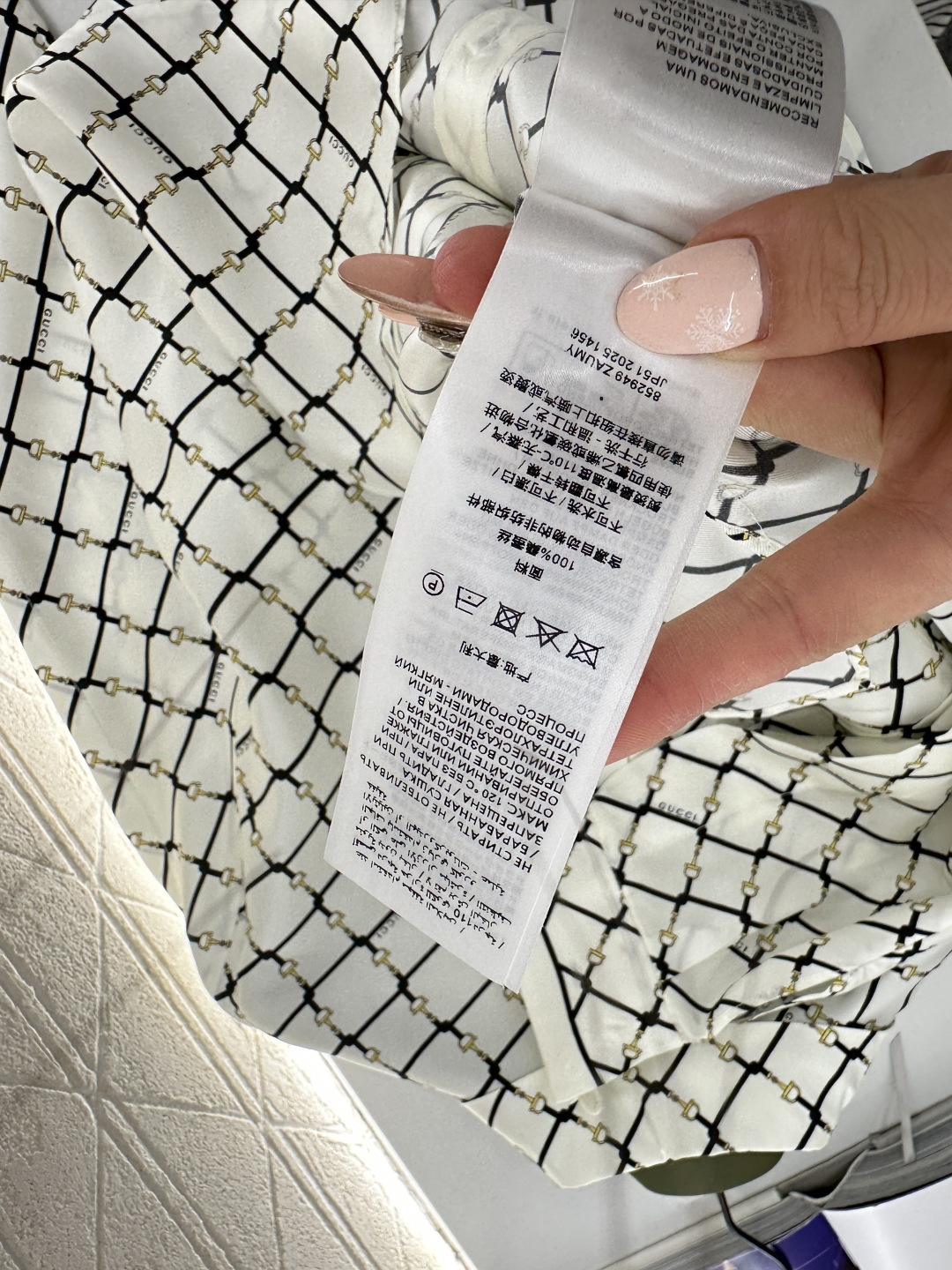 ♥Gucc*♥2026新品上架 翻领真丝格纹衬衫定制YB进口百分百真丝材质，质感光泽，垂顺舒适，翻领衬衣