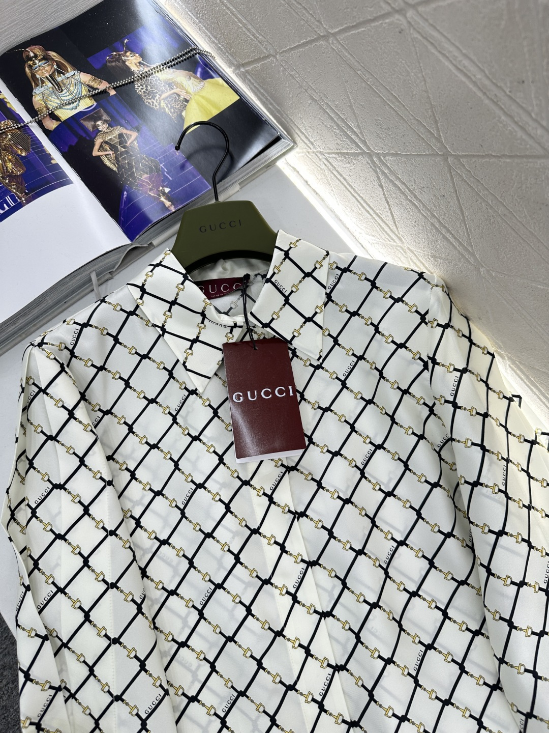 ♥Gucc*♥2026新品上架 翻领真丝格纹衬衫定制YB进口百分百真丝材质，质感光泽，垂顺舒适，翻领衬衣