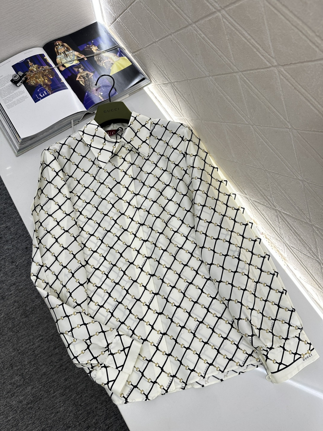 ♥Gucc*♥2026新品上架 翻领真丝格纹衬衫定制YB进口百分百真丝材质，质感光泽，垂顺舒适，翻领衬衣