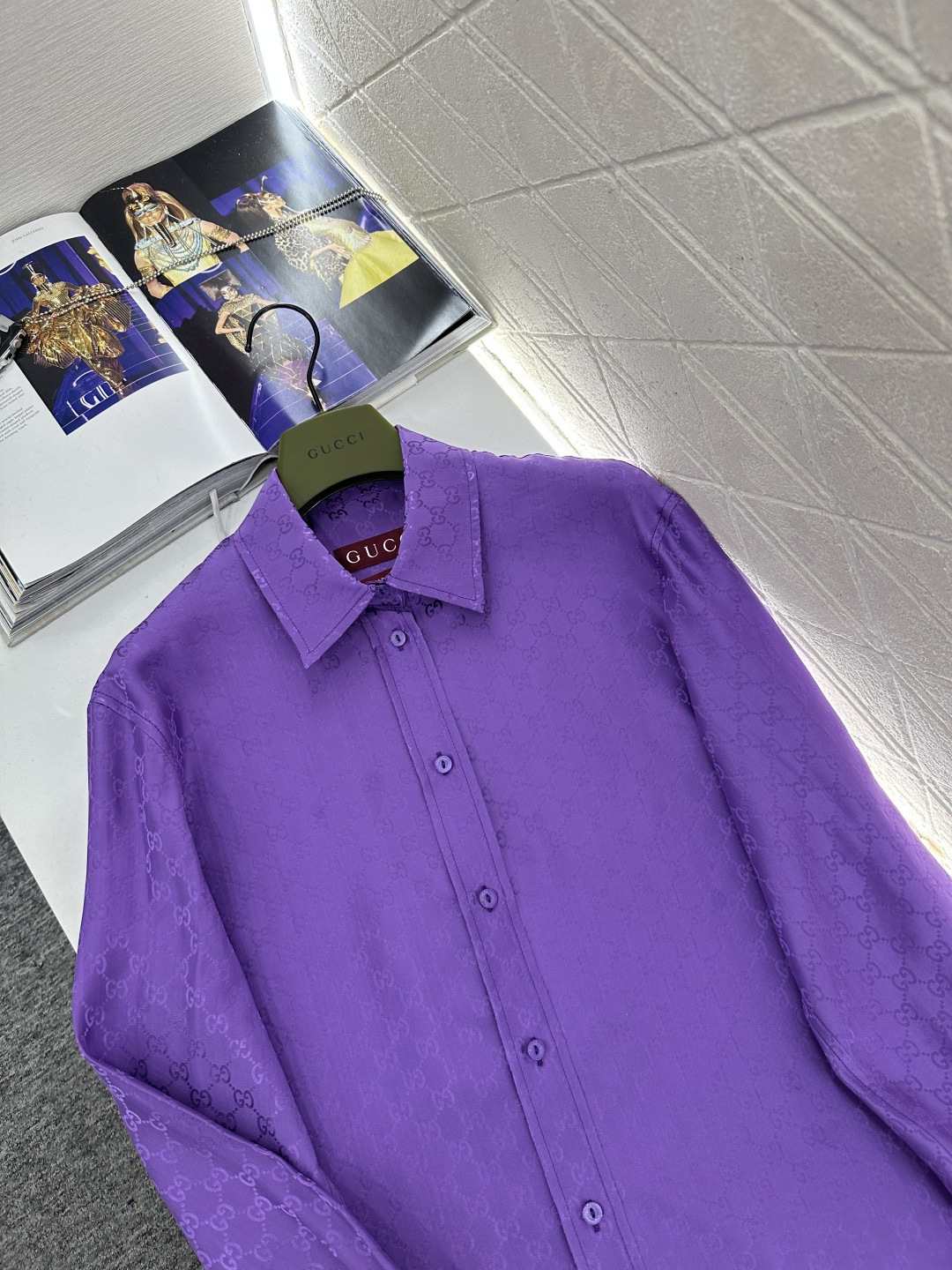 ♥Gucc*♥2026新品上架 定位提花真丝衬衫定制YB进口百分百提花真丝材质，质感细腻，穿搭舒适，翻领