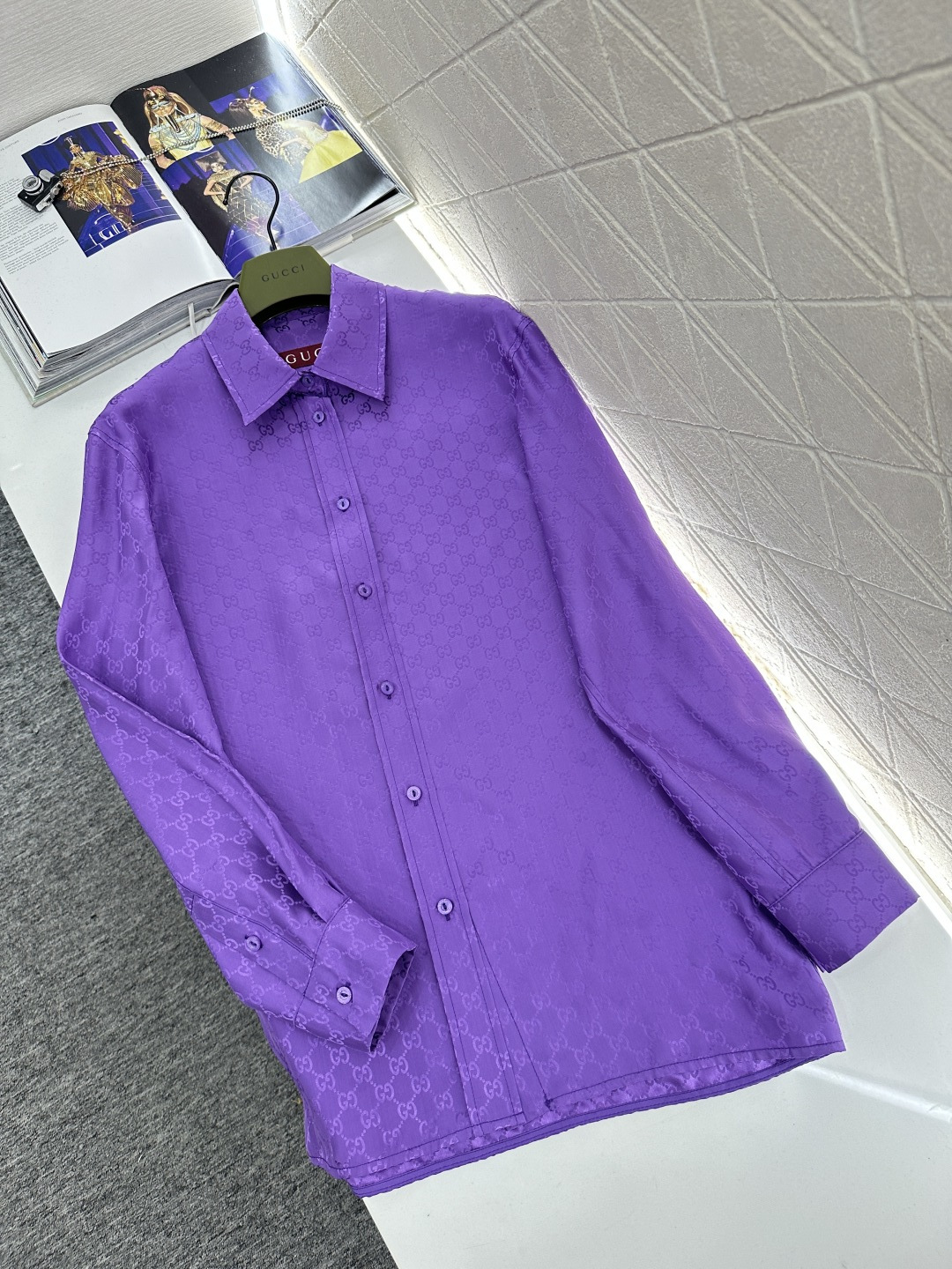♥Gucc*♥2026新品上架 定位提花真丝衬衫定制YB进口百分百提花真丝材质，质感细腻，穿搭舒适，翻领