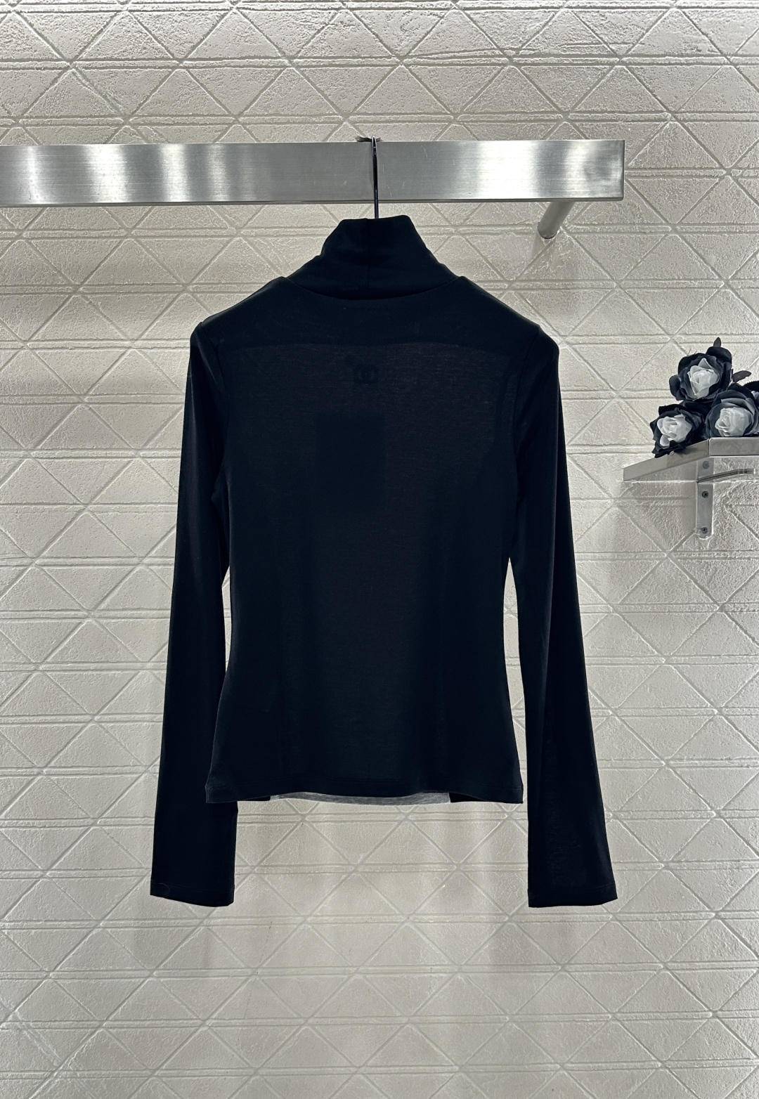 ♥Chane*♥2025新品上架 高领拼色徽标打底衫定制YB天丝羊毛材质，柔软细腻，质感舒适，高领打底衫