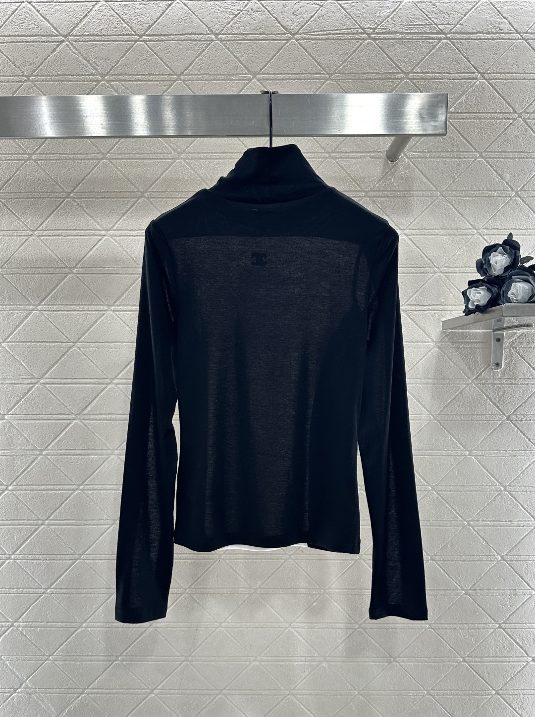 ♥Chane*♥2025新品上架 高领拼色徽标打底衫定制YB天丝羊毛材质，柔软细腻，质感舒适，高领打底衫