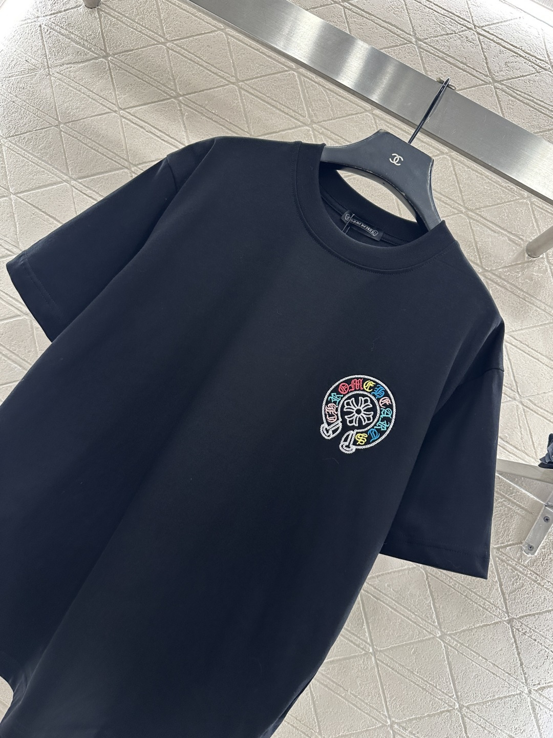 ♥Chrome hear*♥2026新品上架 圆领彩色刺绣克罗心徽标𝑇𝑒𝑒定制YB原生全棉材质，质感细腻