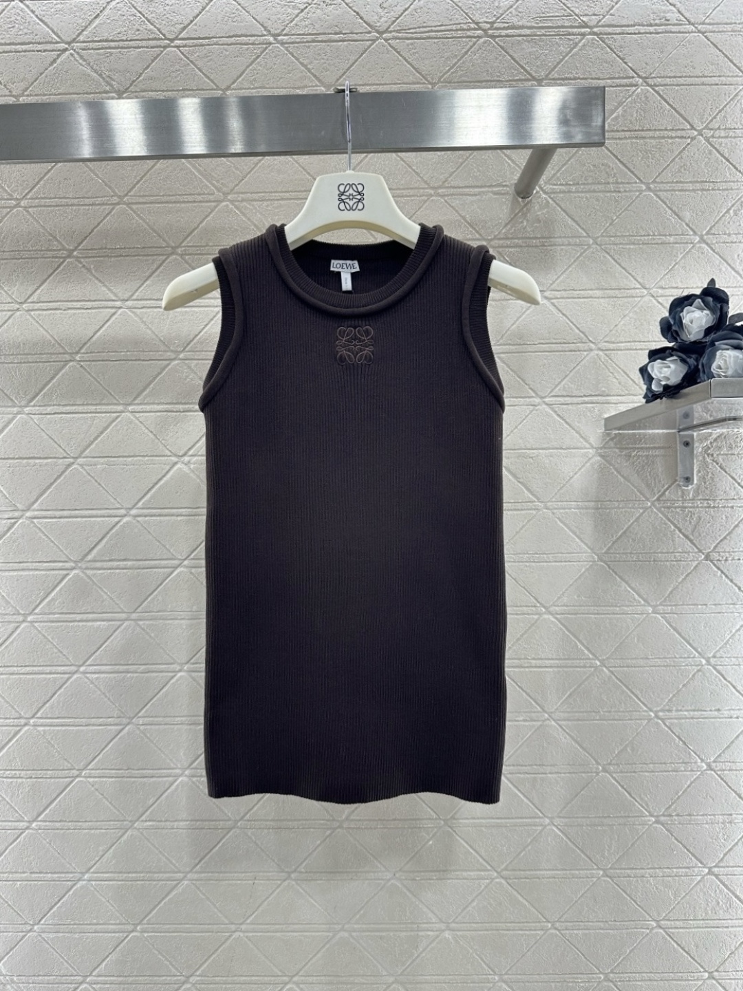♥Loew*♥2026新品上架 圆领竖坑条针织背心定制YB全棉纱线织造，穿搭舒适，质感十足，针织背心裁剪