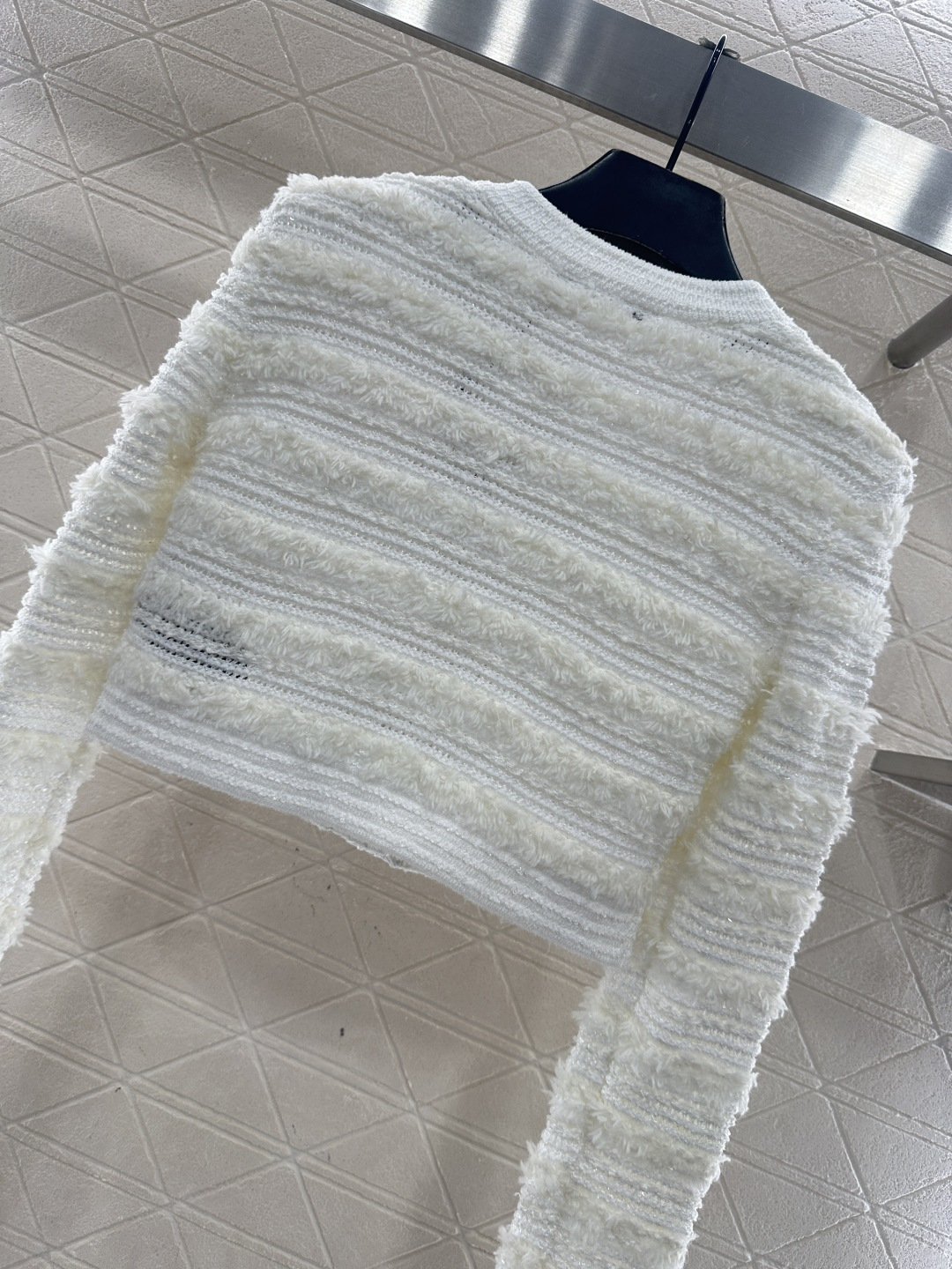 ♥Balmai*♥2026新品上架 短款针织开衫定制YB羊毛纱线织造，穿搭舒适，质感十足，圆领短款针织开