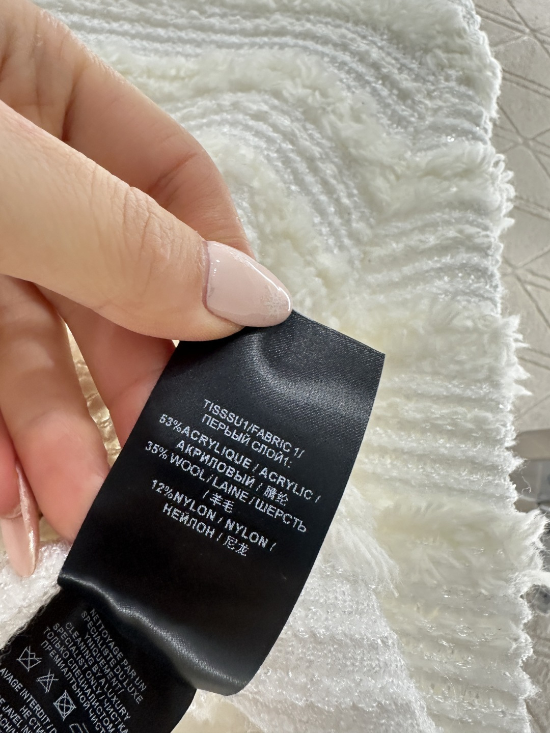 ♥Balmai*♥2026新品上架 短款针织开衫定制YB羊毛纱线织造，穿搭舒适，质感十足，圆领短款针织开