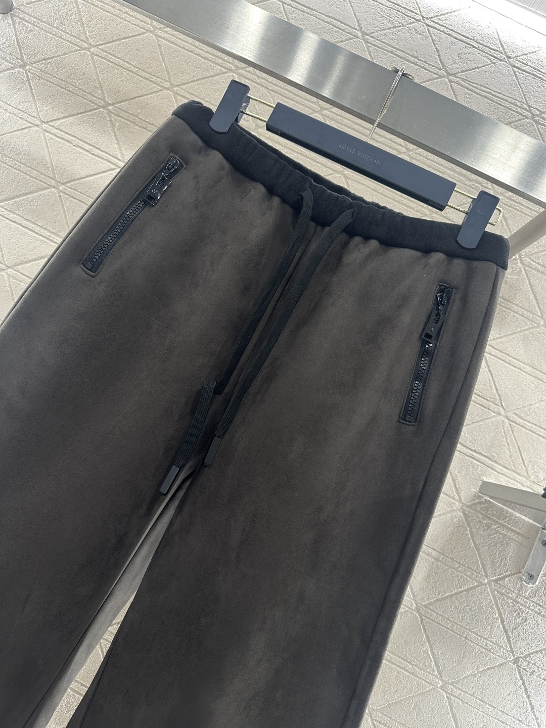 ♥Louis vuitto*♥2026新品上架 半开襟卫衣长裤套装定制YB进口麂皮短绒磨毛材质，柔软亲肤