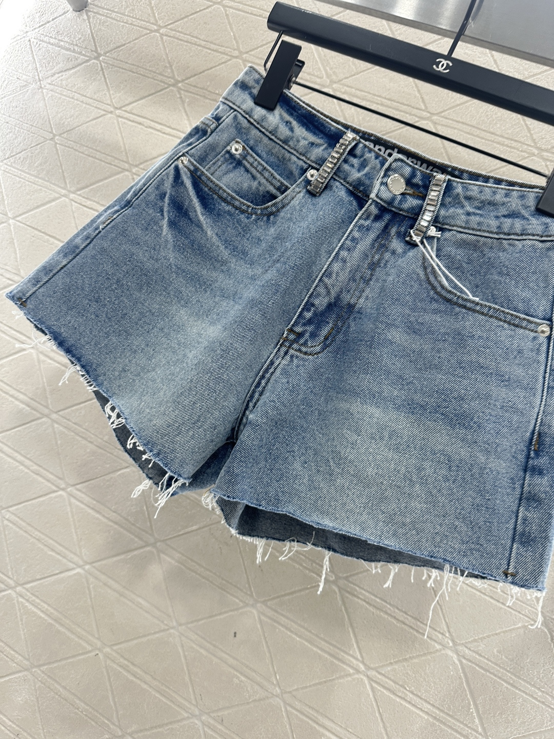 ♥Alexander wan*♥2026新品上架 牛仔水钻订珠短裤定制YB斜纹棉牛仔材质，质感高级，挺括