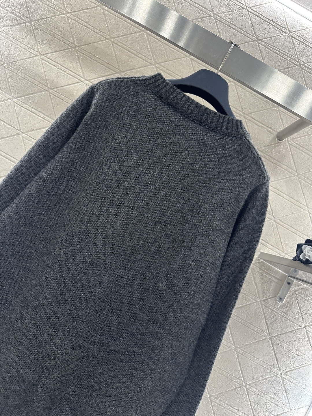 ♥Louis vuitto*♥2026新品上架 立体徽标廓形针织毛衣定制YB羊毛纱线织造，穿搭舒适，质感