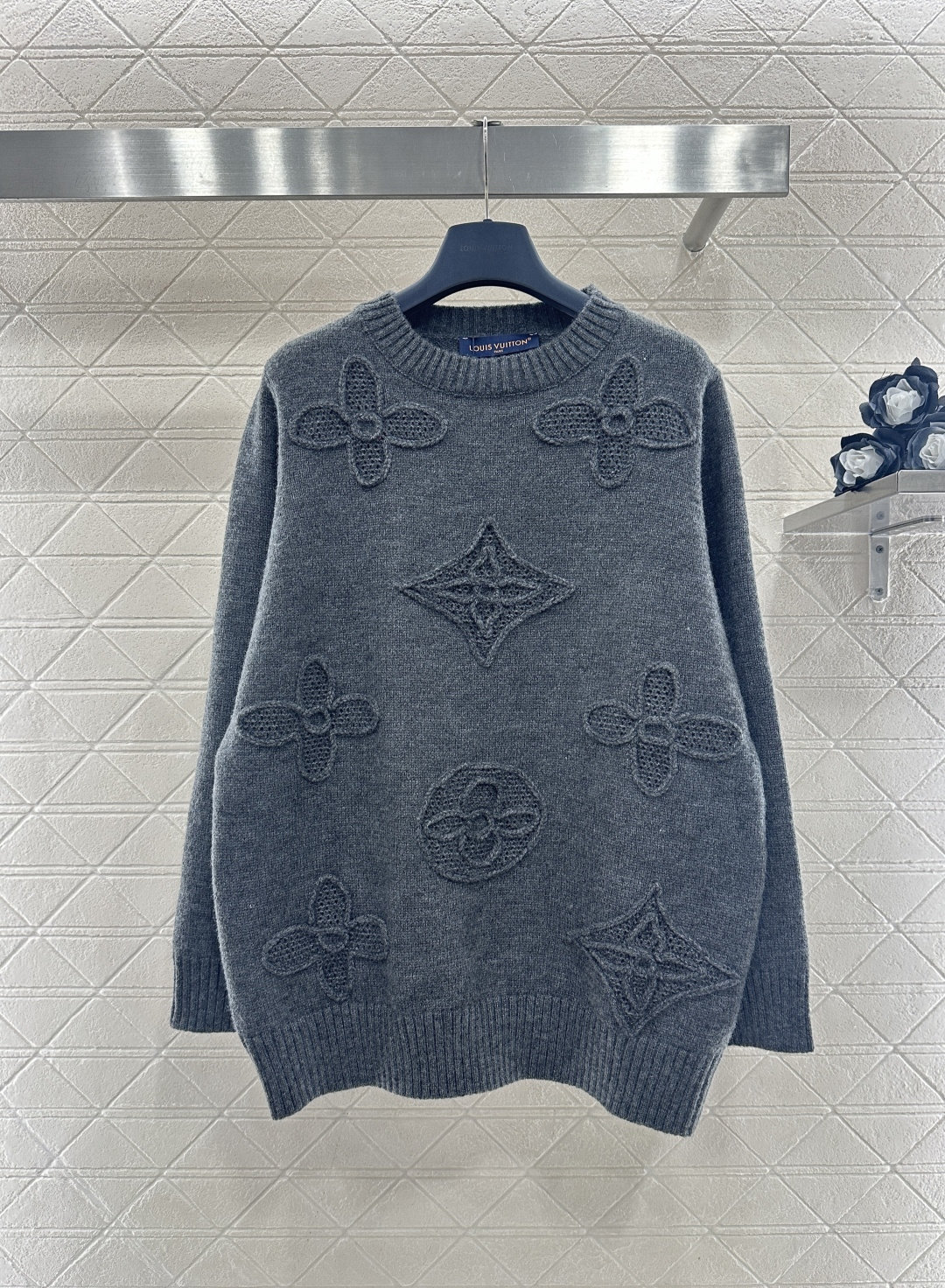 ♥Louis vuitto*♥2026新品上架 立体徽标廓形针织毛衣定制YB羊毛纱线织造，穿搭舒适，质感