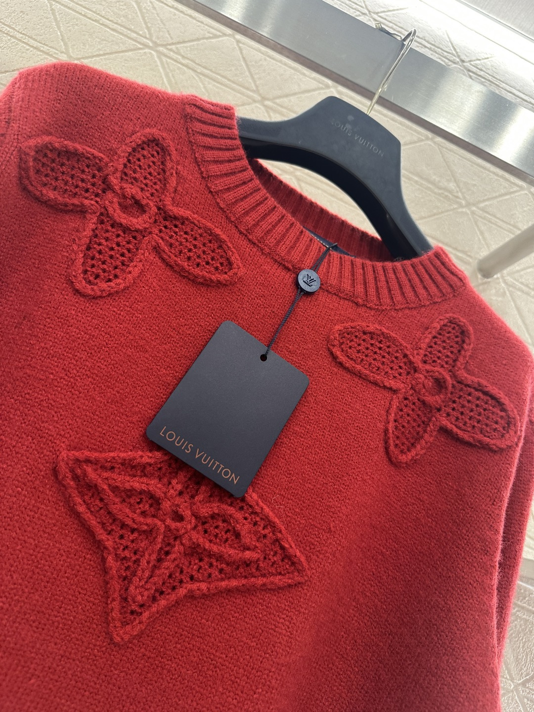 ♥Louis vuitto*♥2026新品上架 立体徽标廓形针织毛衣定制YB羊毛纱线织造，穿搭舒适，质感