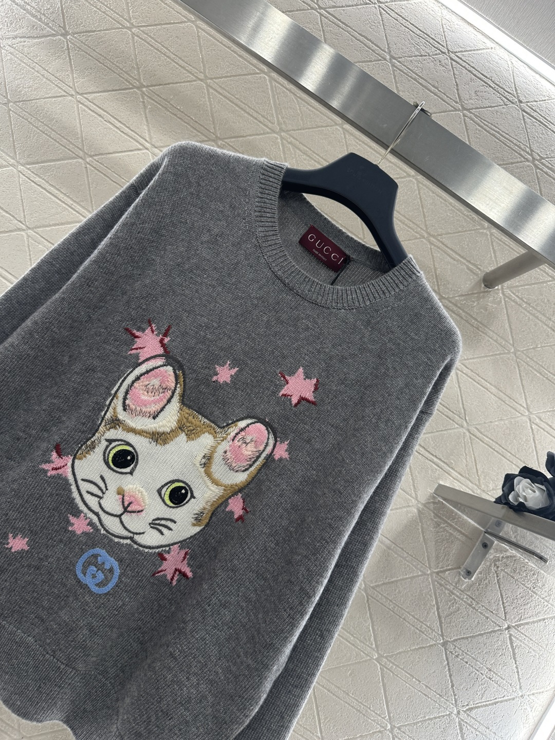 ♥Gucc*♥2026新品上架 可爱小猫针织套头毛衣定制YB羊毛纱线织造，穿搭舒适，质感十足，圆领宽松套