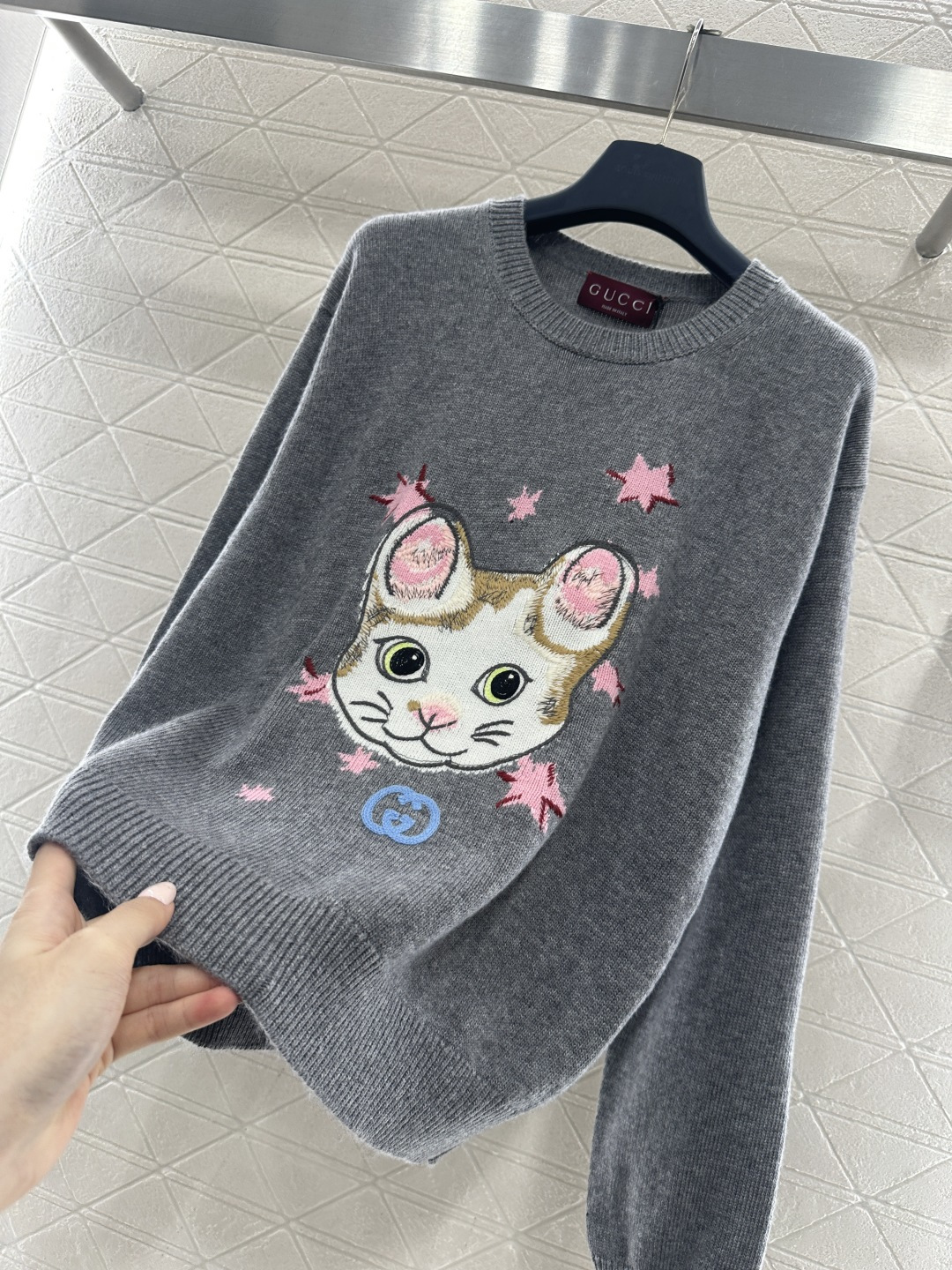 ♥Gucc*♥2026新品上架 可爱小猫针织套头毛衣定制YB羊毛纱线织造，穿搭舒适，质感十足，圆领宽松套