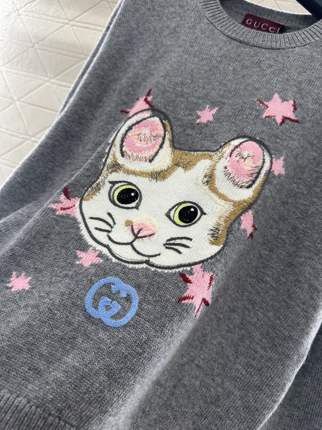♥Gucc*♥2026新品上架 可爱小猫针织套头毛衣定制YB羊毛纱线织造，穿搭舒适，质感十足，圆领宽松套