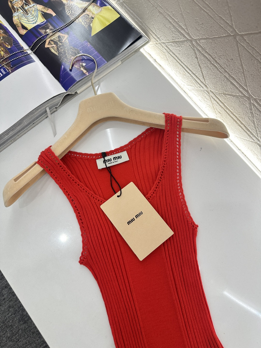 ♥Miumi*♥2026新品上架 手工花边针织背心定制YB羊毛纱线织造，穿搭舒适，质感十足，U领修身针织