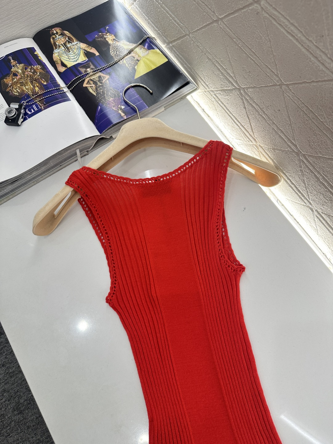 ♥Miumi*♥2026新品上架 手工花边针织背心定制YB羊毛纱线织造，穿搭舒适，质感十足，U领修身针织