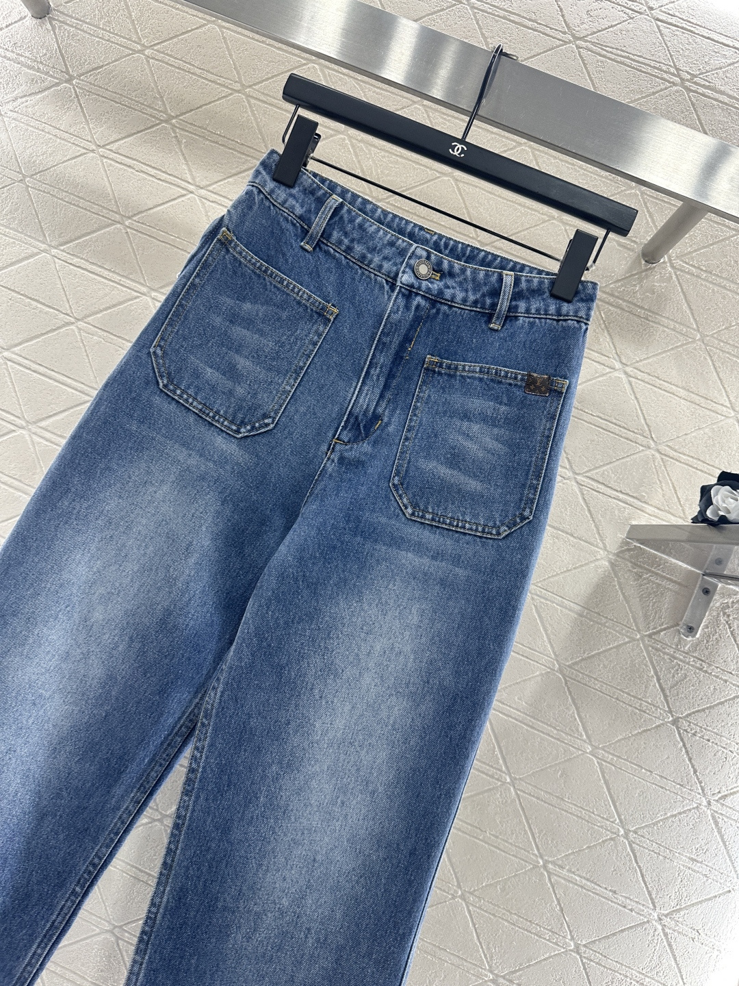 ♥Louis vuitto*♥2026新品上架 牛仔直筒长裤定制YB斜纹棉牛仔材质，柔软细腻，质感高级，