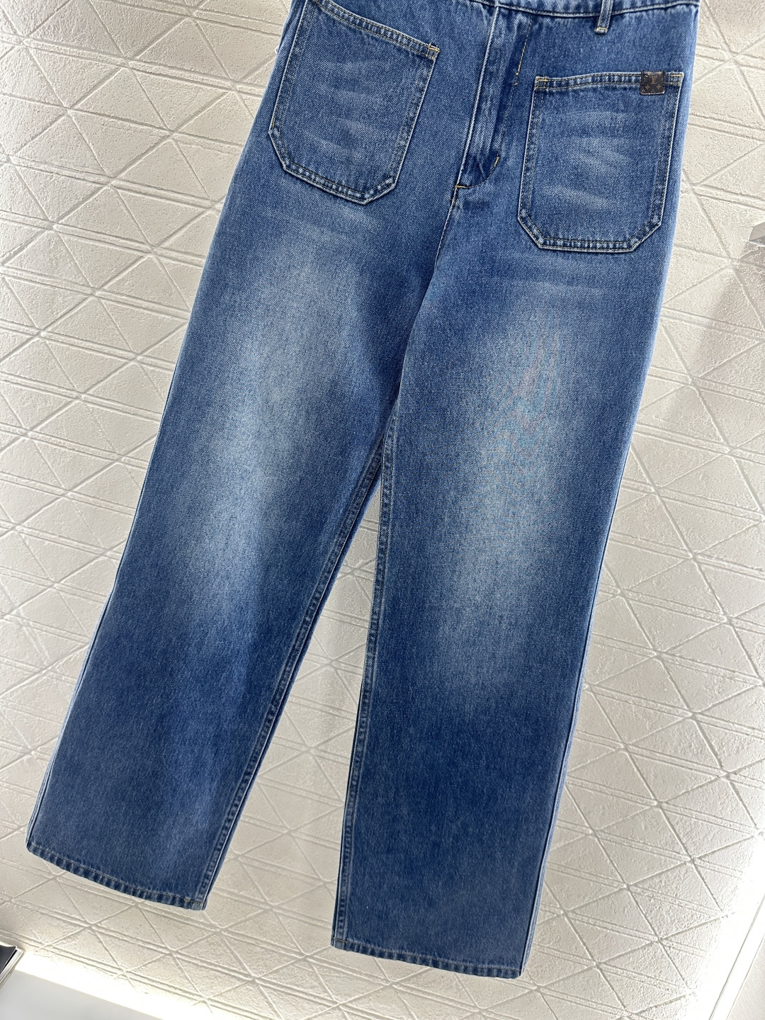 ♥Louis vuitto*♥2026新品上架 牛仔直筒长裤定制YB斜纹棉牛仔材质，柔软细腻，质感高级，