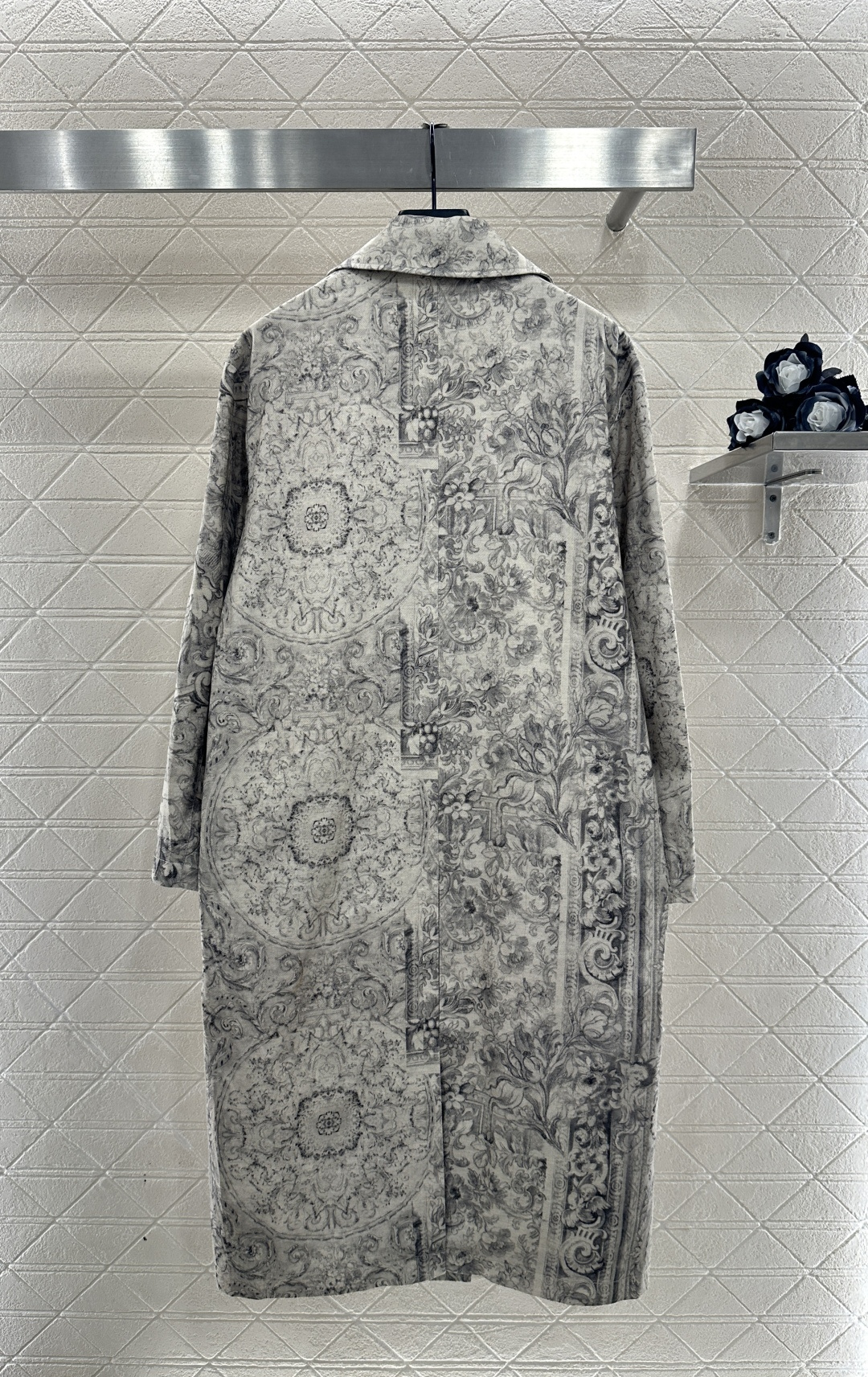 ♥Dio*♥2026新品上架 印花牛仔长款大衣外套定制YB斜纹棉牛仔材质，质感高级，品相十足，水洗工艺均