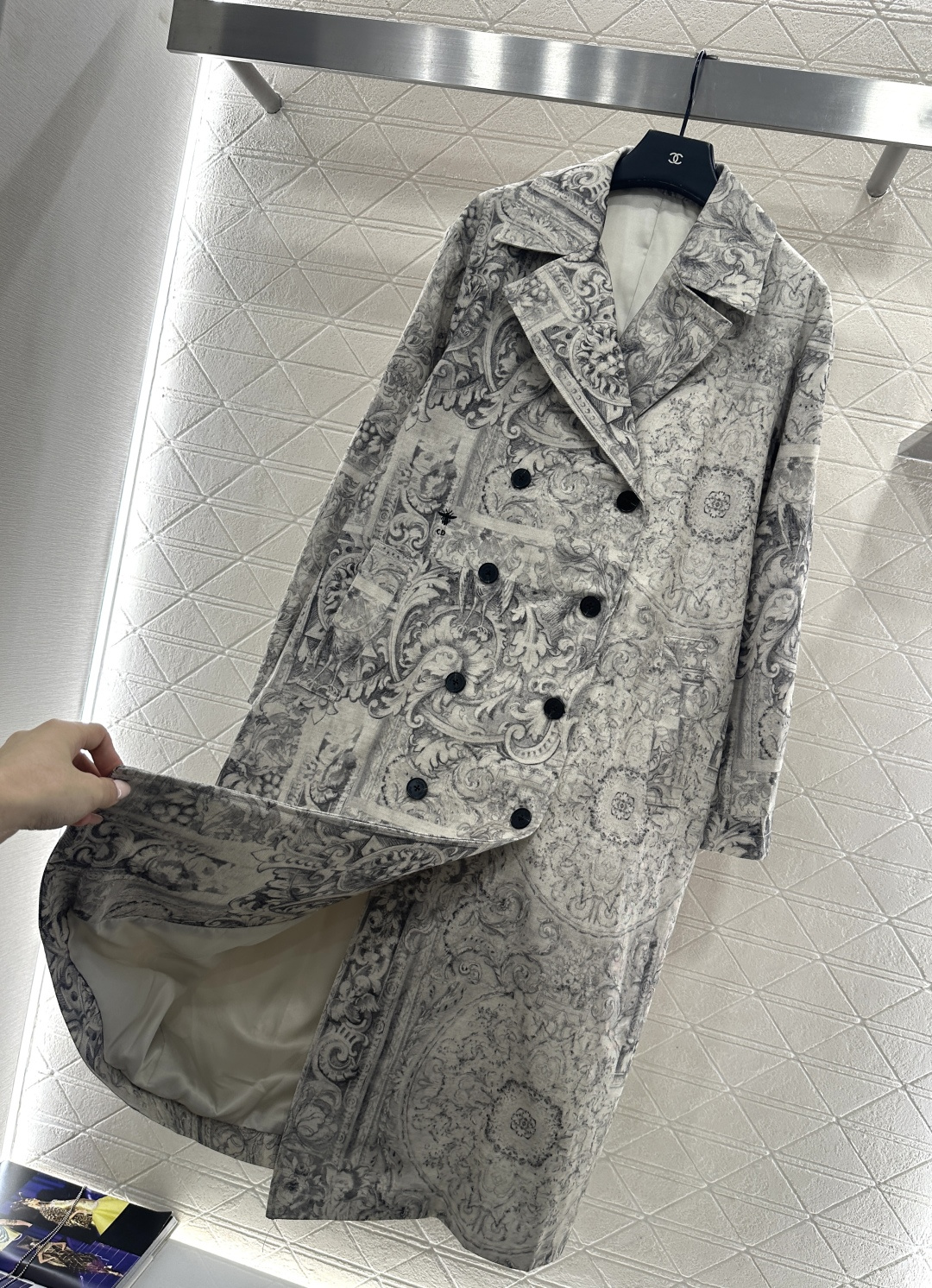 ♥Dio*♥2026新品上架 印花牛仔长款大衣外套定制YB斜纹棉牛仔材质，质感高级，品相十足，水洗工艺均