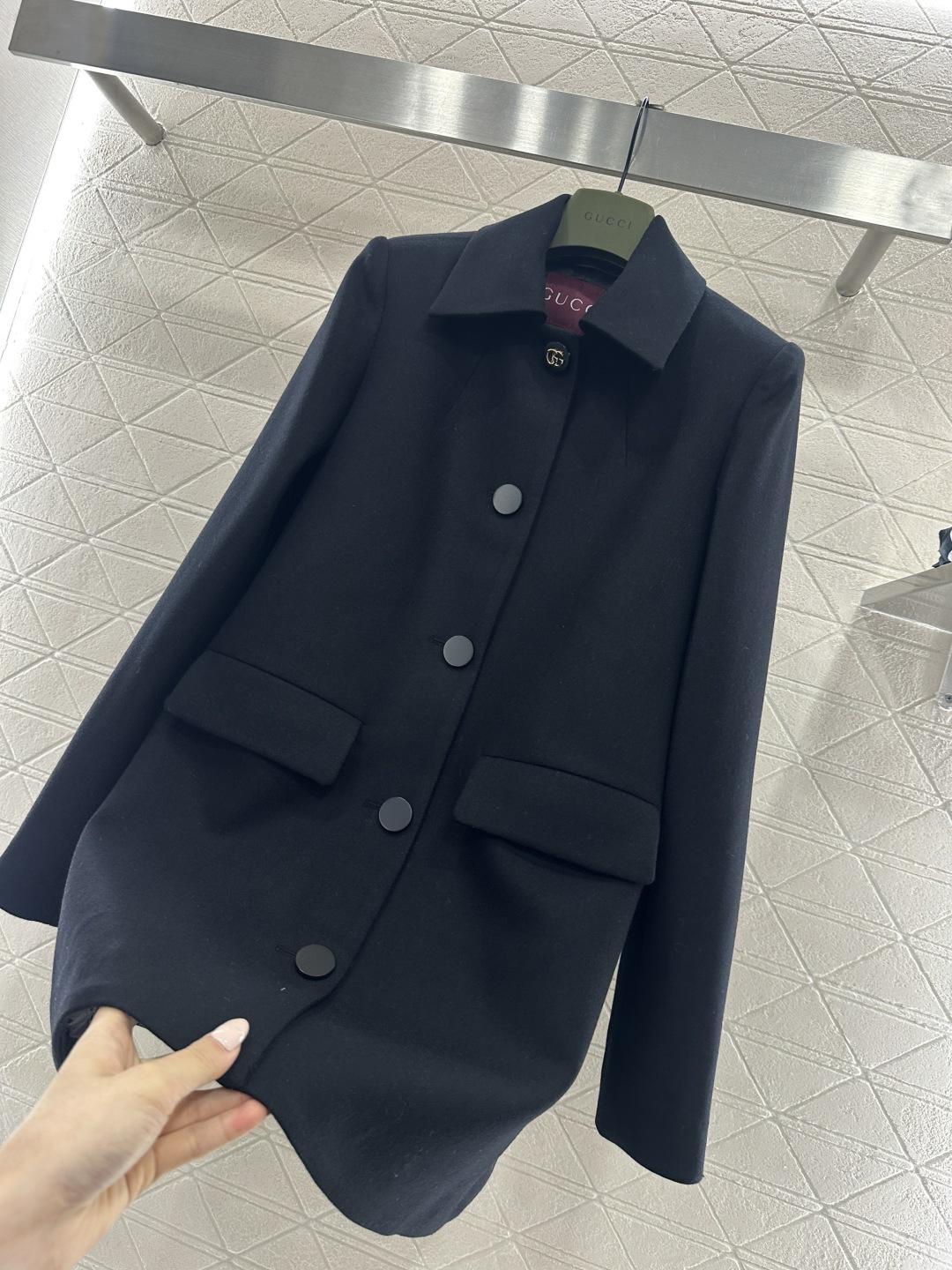 ♥Gucc*♥2025新品上架 正肩翻领中长款大衣定制YB进口百分百羊毛材质，质感品相绝佳，中长款翻领毛