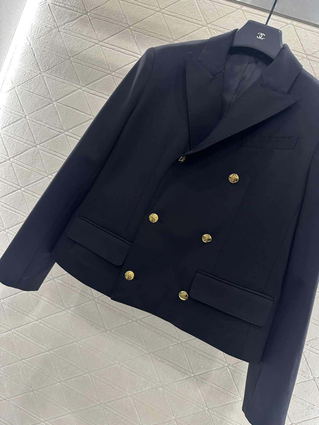 ♥Celin*♥2026新品上架 正肩翻领双排扣外套定制YB进口百分百精仿羊毛材质，质感品相绝佳，翻领外