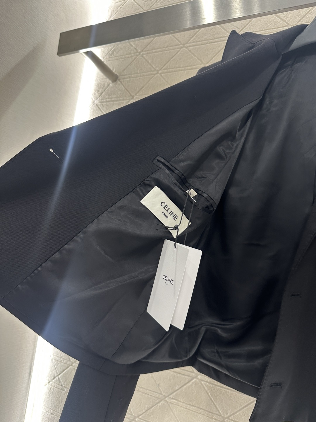 ♥Celin*♥2026新品上架 正肩翻领双排扣外套定制YB进口百分百精仿羊毛材质，质感品相绝佳，翻领外