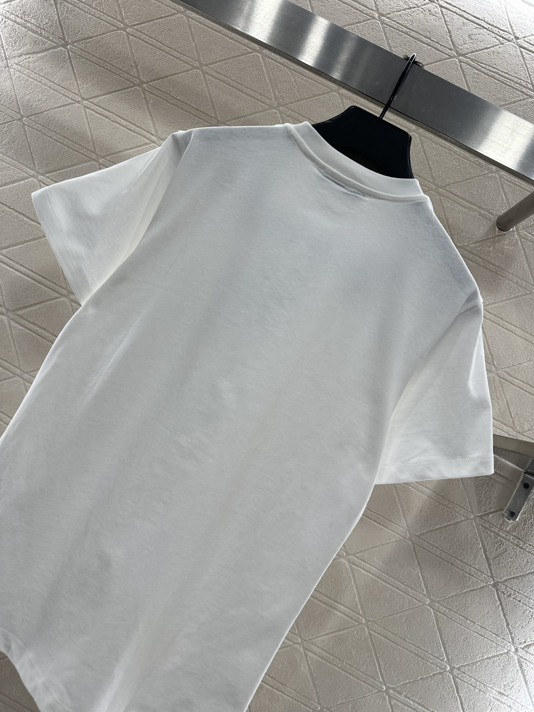 ♥Fend*♥2026新品上架 立体刺绣钉珠徽标𝑇𝑒𝑒定制YB原生全棉材质，透气舒适，质感十足，常规短袖