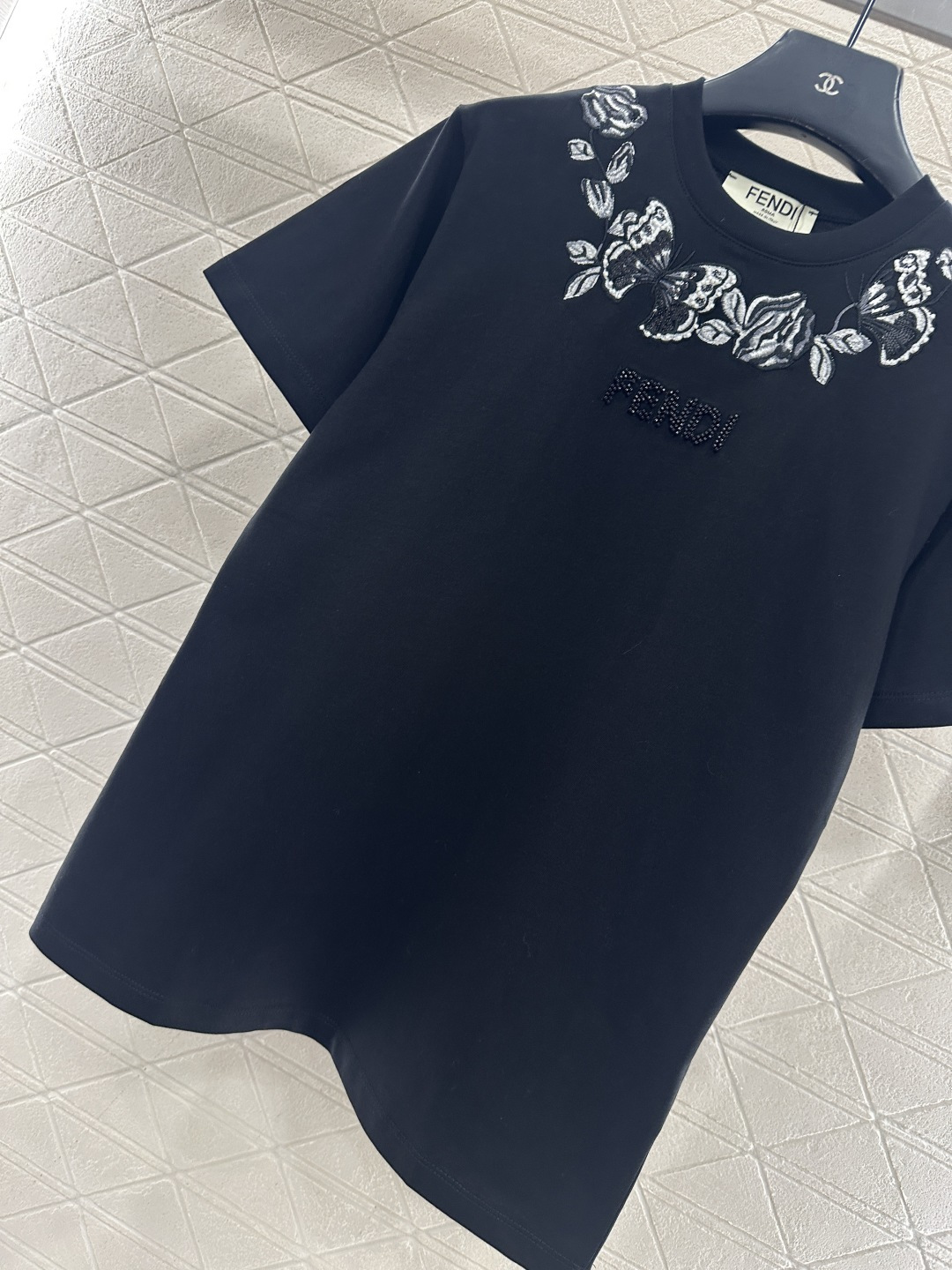 ♥Fend*♥2026新品上架 立体刺绣钉珠徽标𝑇𝑒𝑒定制YB原生全棉材质，透气舒适，质感十足，常规短袖