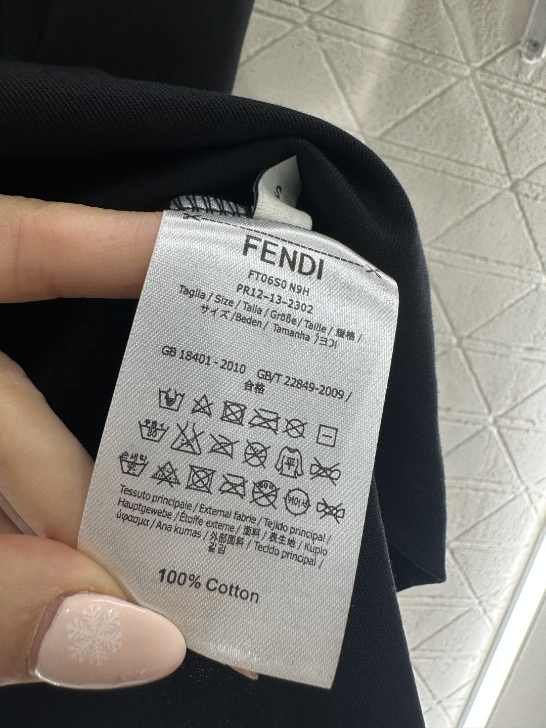 ♥Fend*♥2026新品上架 立体刺绣钉珠徽标𝑇𝑒𝑒定制YB原生全棉材质，透气舒适，质感十足，常规短袖