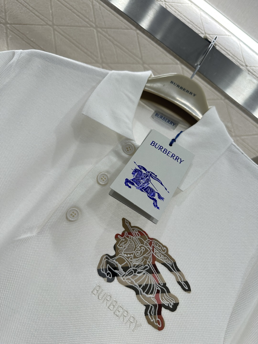 ♥BBR*♥2026新品上架 刺绣战马𝑝𝑜𝑙𝑜短袖定制YB朱地全棉材质，自带空洞，穿搭吸湿透气，品相十足