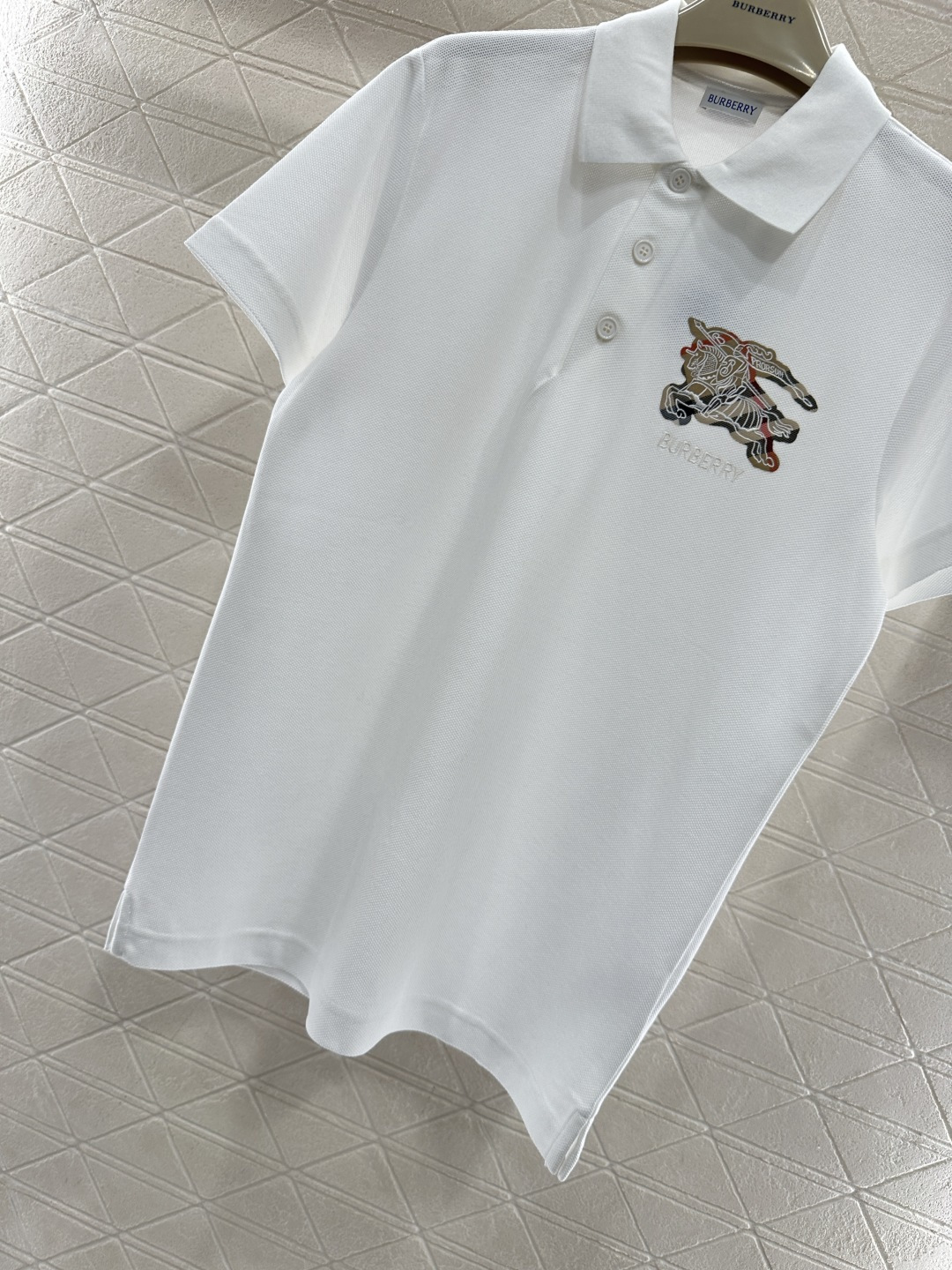 ♥BBR*♥2026新品上架 刺绣战马𝑝𝑜𝑙𝑜短袖定制YB朱地全棉材质，自带空洞，穿搭吸湿透气，品相十足