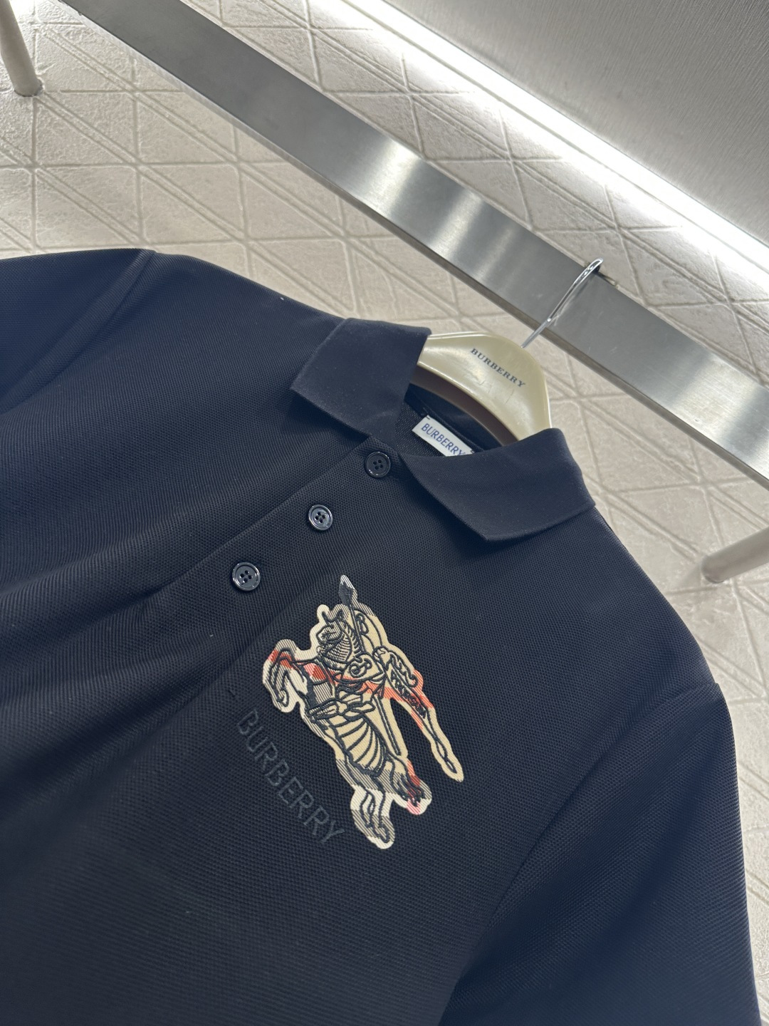 ♥BBR*♥2026新品上架 刺绣战马𝑝𝑜𝑙𝑜短袖定制YB朱地全棉材质，自带空洞，穿搭吸湿透气，品相十足